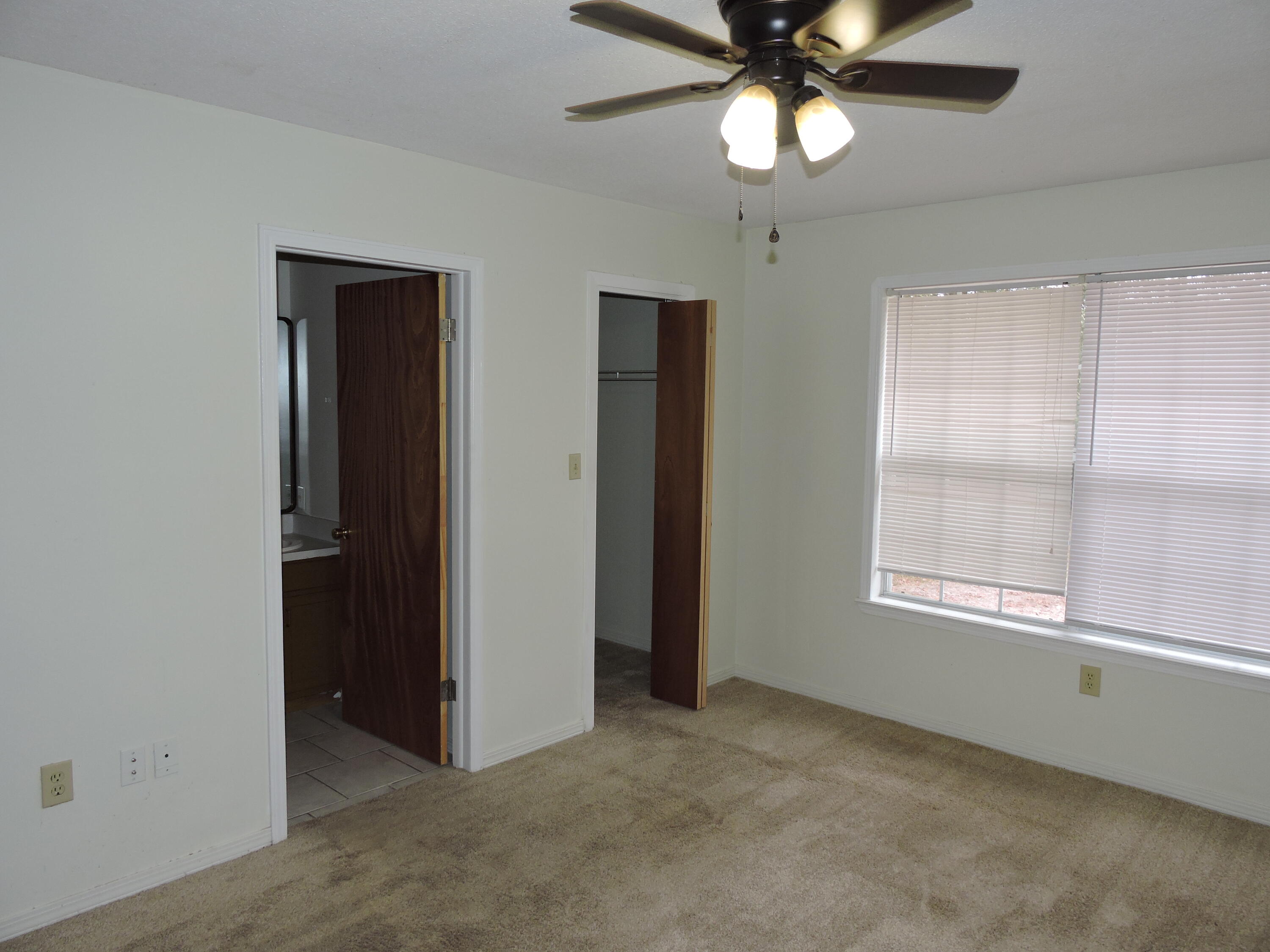 COUNTRYVIEW ESTATES 1ST ADDN - Residential Lease