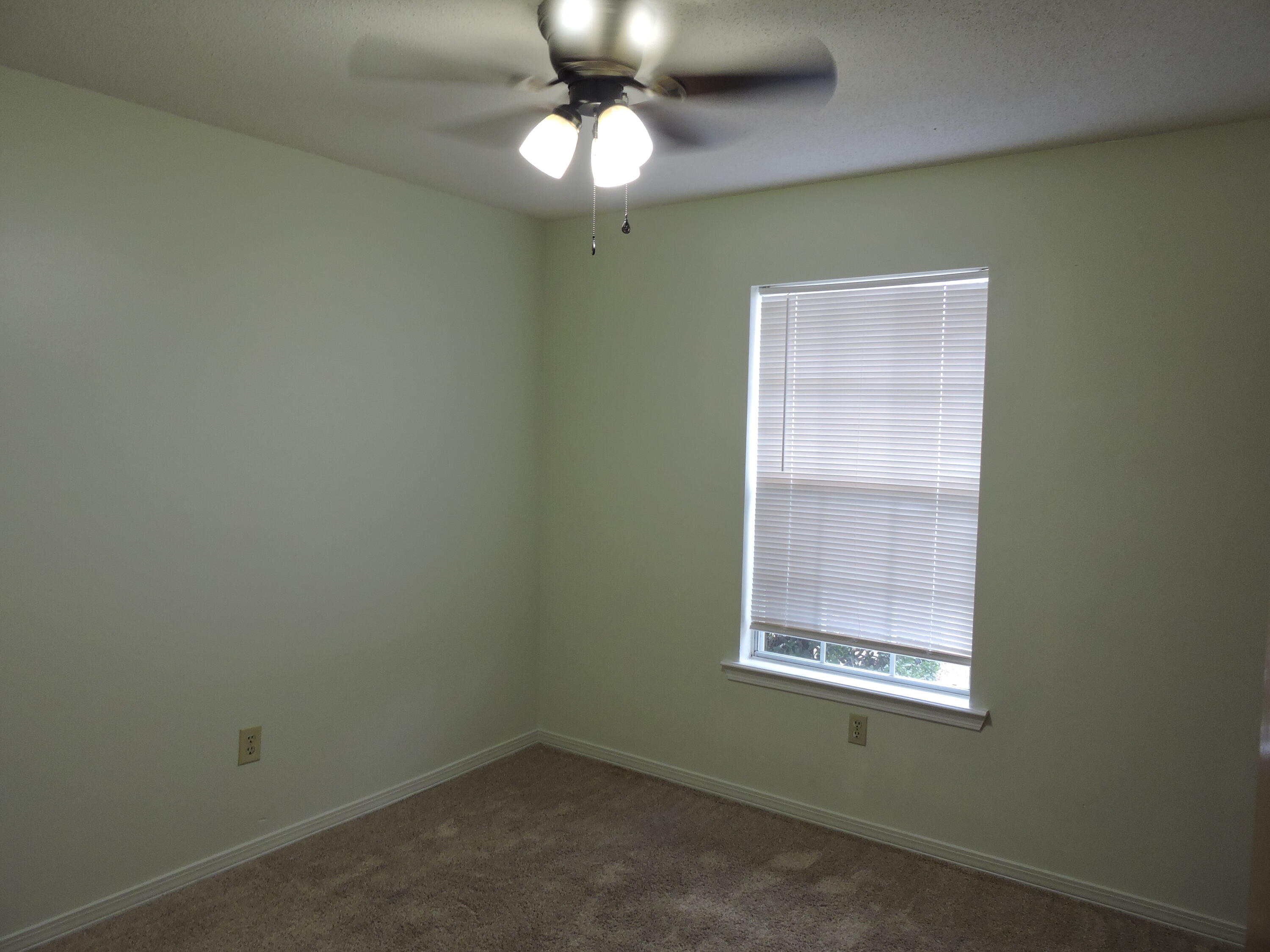 COUNTRYVIEW ESTATES 1ST ADDN - Residential Lease