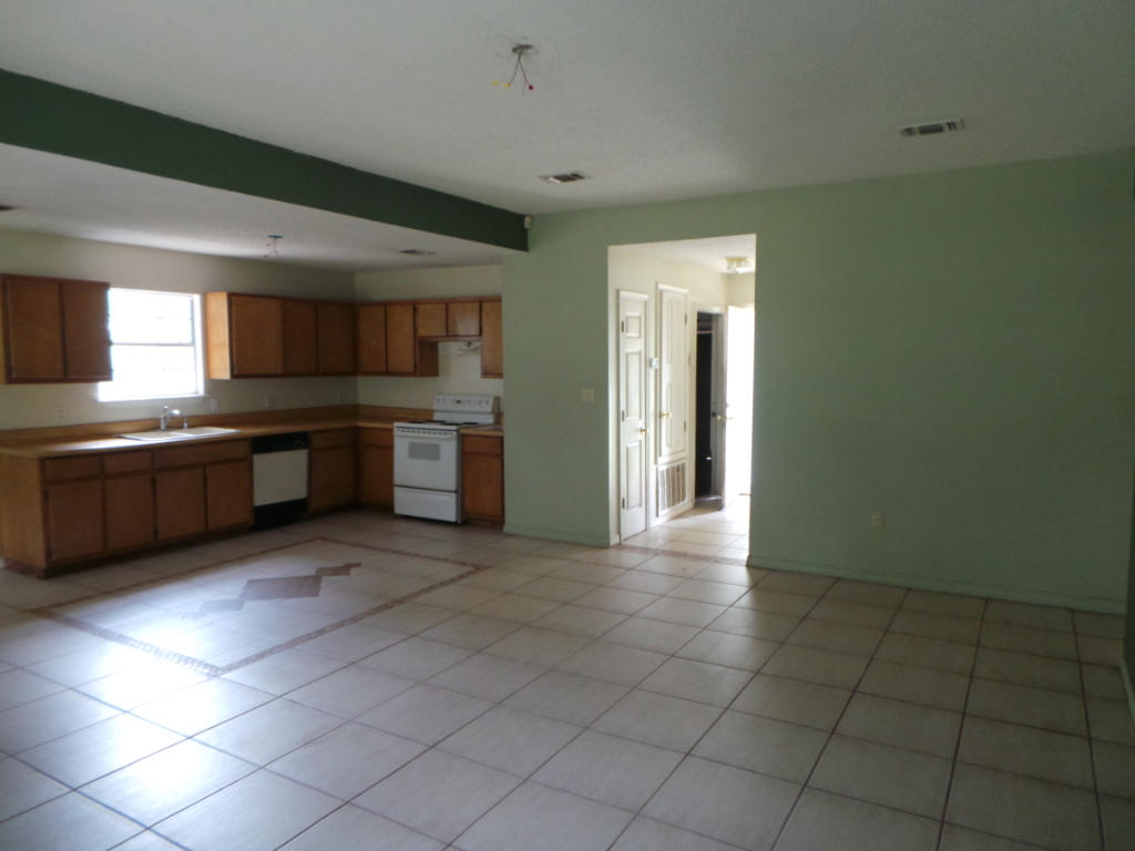 WOODLAWN SHORES - Residential