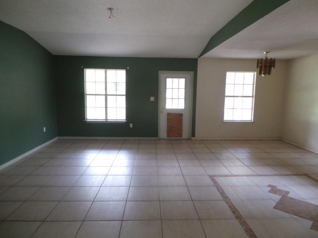 WOODLAWN SHORES - Residential