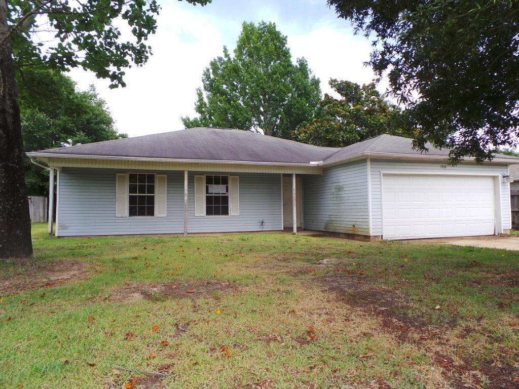 WOODLAWN SHORES - Residential