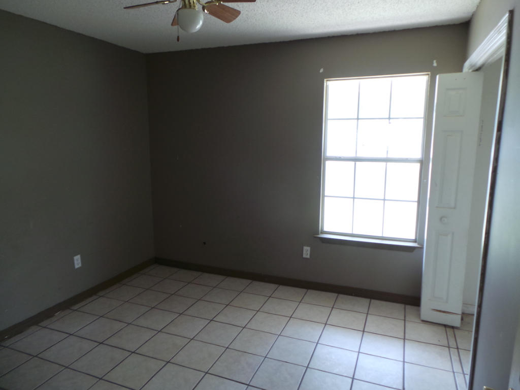 WOODLAWN SHORES - Residential