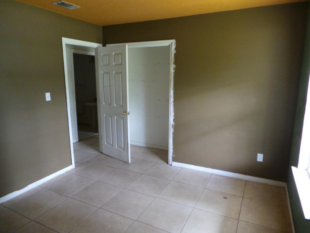 WOODLAWN SHORES - Residential