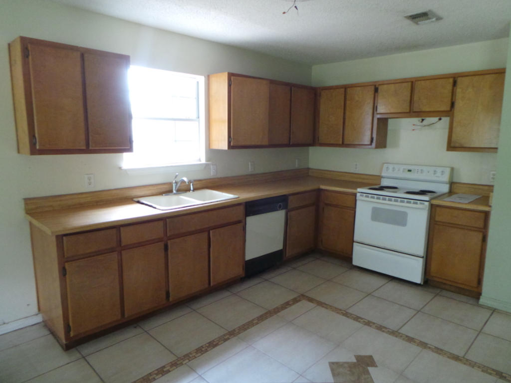 WOODLAWN SHORES - Residential