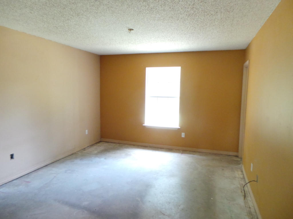 WOODLAWN SHORES - Residential