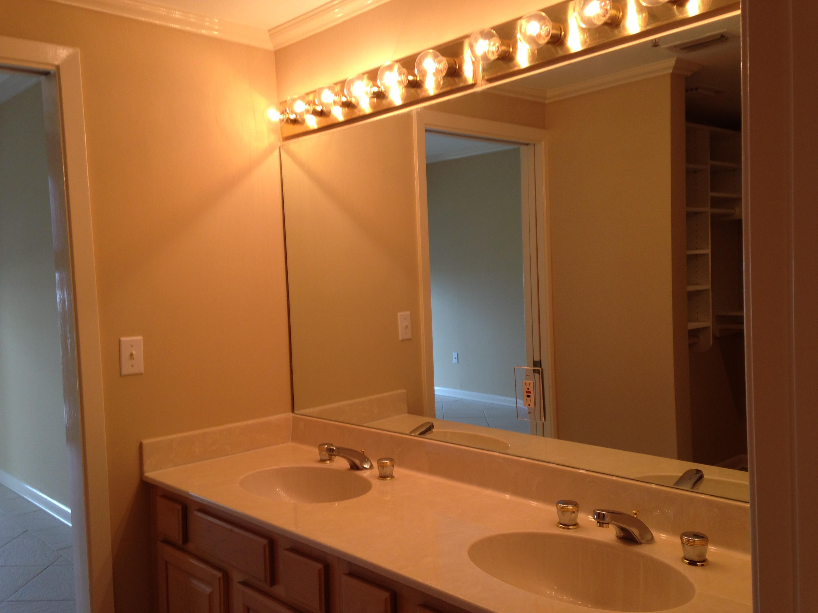 EAST PASS TOWERS CONDO PH 2 - Residential