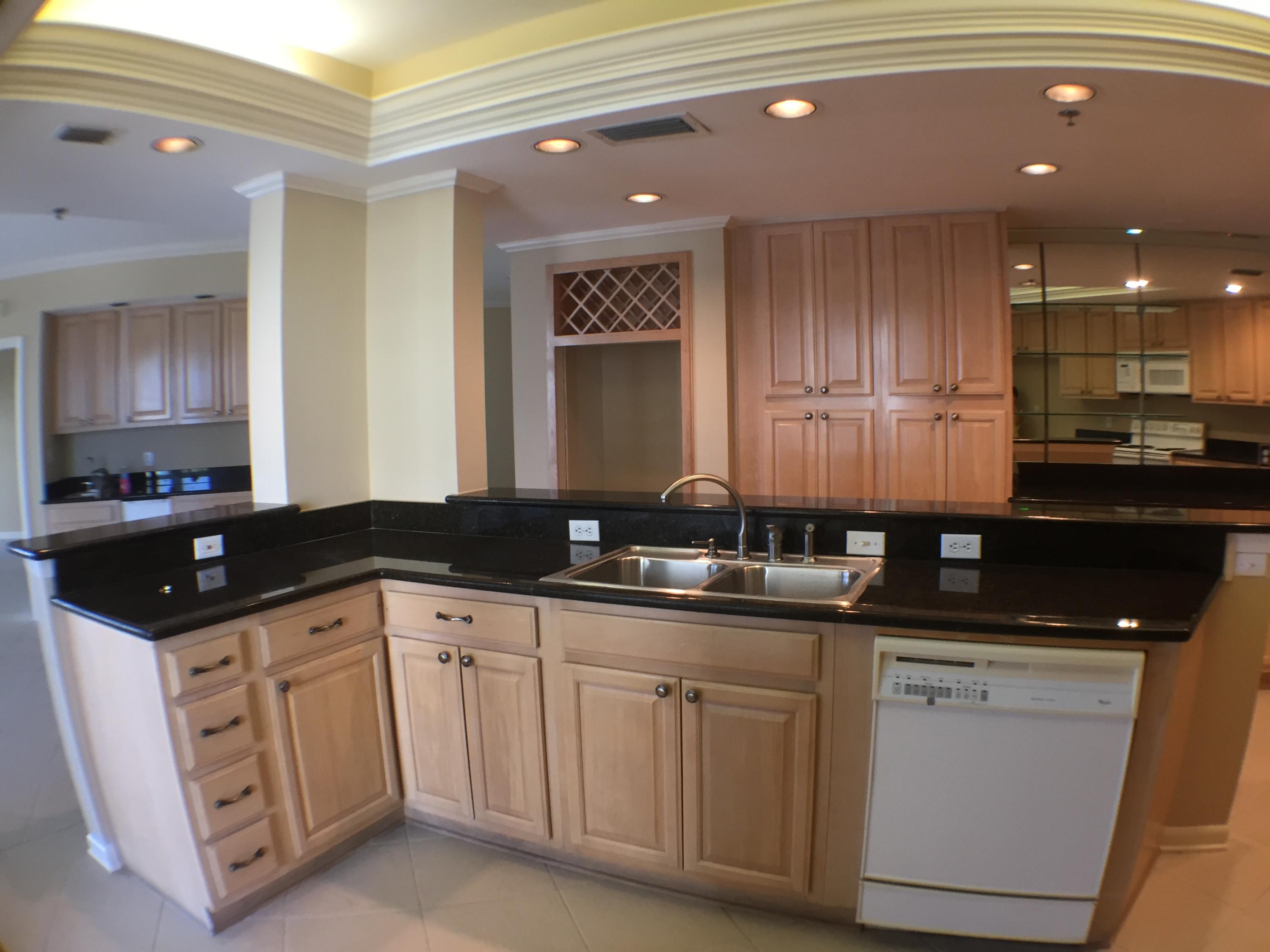 EAST PASS TOWERS CONDO PH 2 - Residential