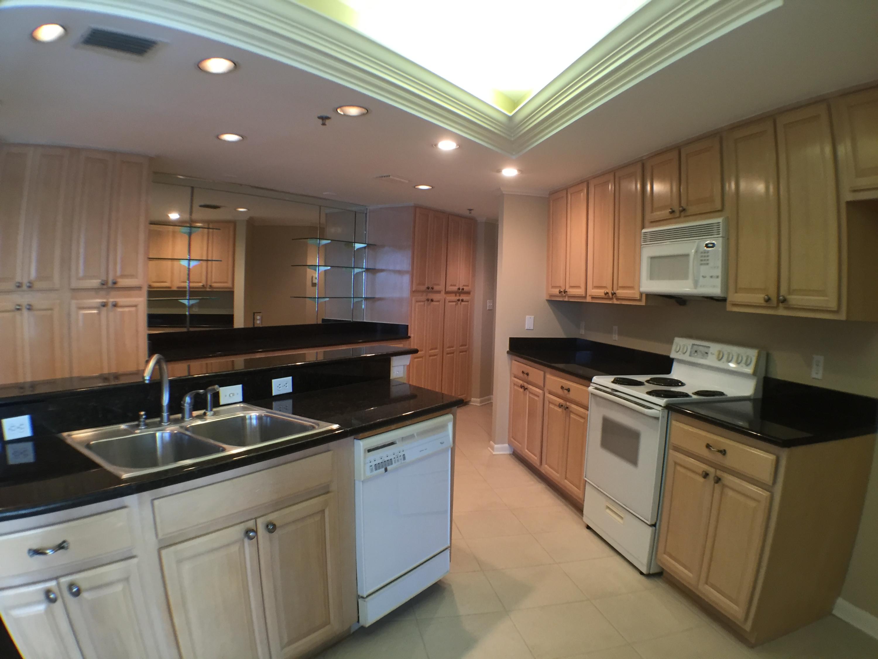 EAST PASS TOWERS CONDO PH 2 - Residential