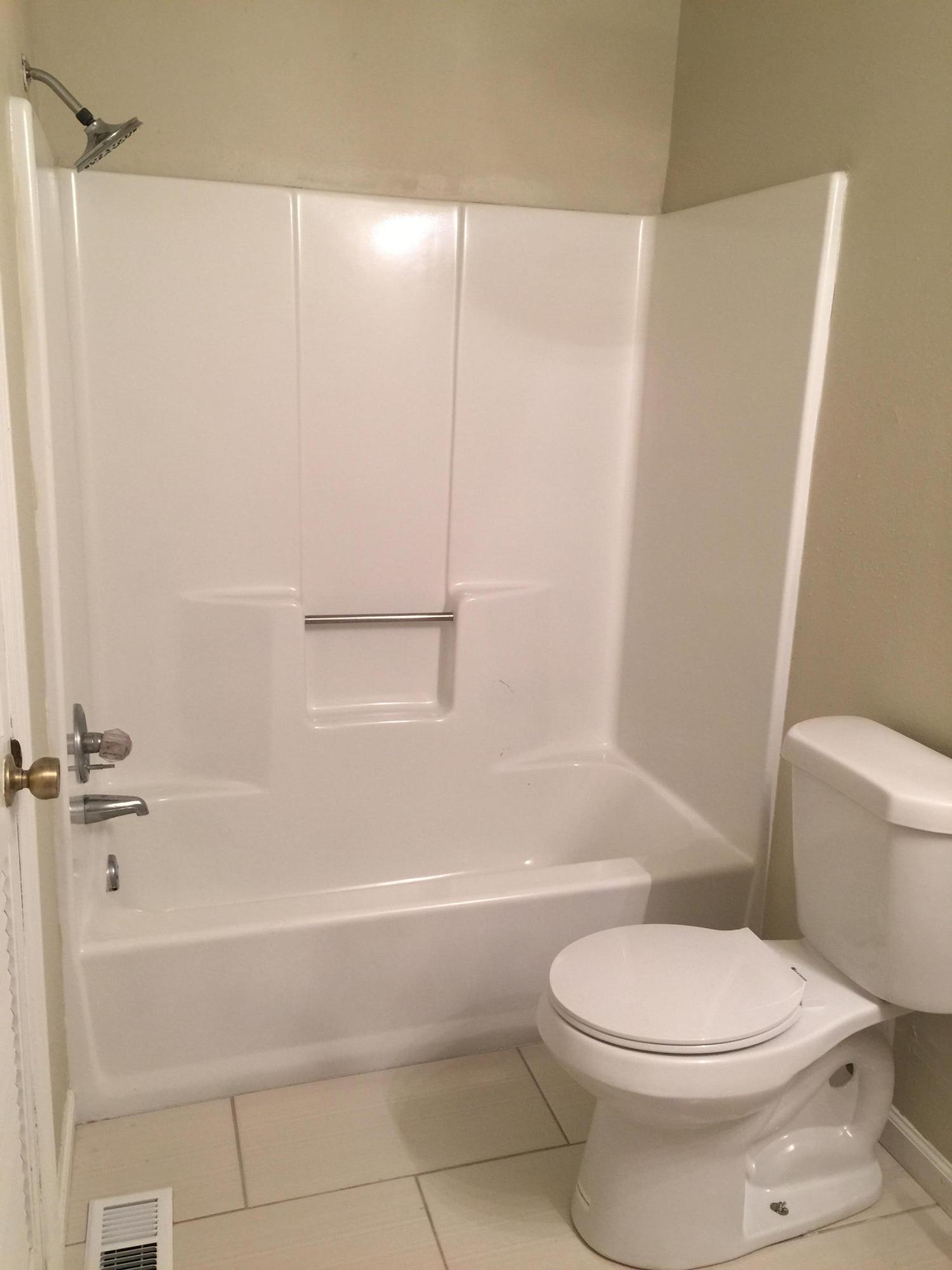 CLOVERDALE LAKE - Residential Lease