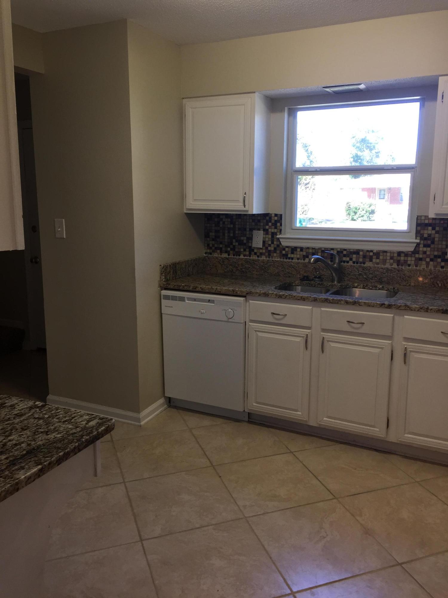 CLOVERDALE LAKE - Residential Lease