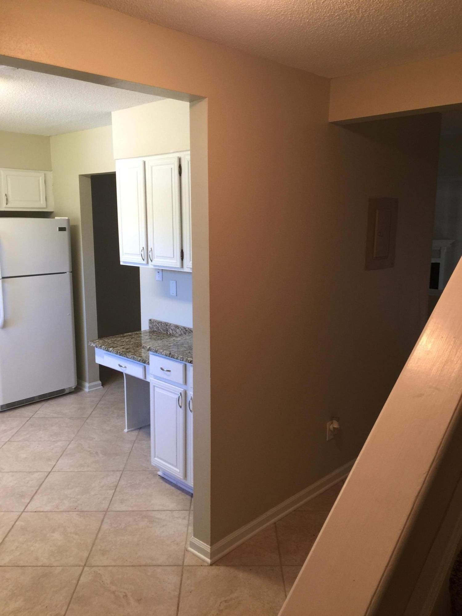 CLOVERDALE LAKE - Residential Lease