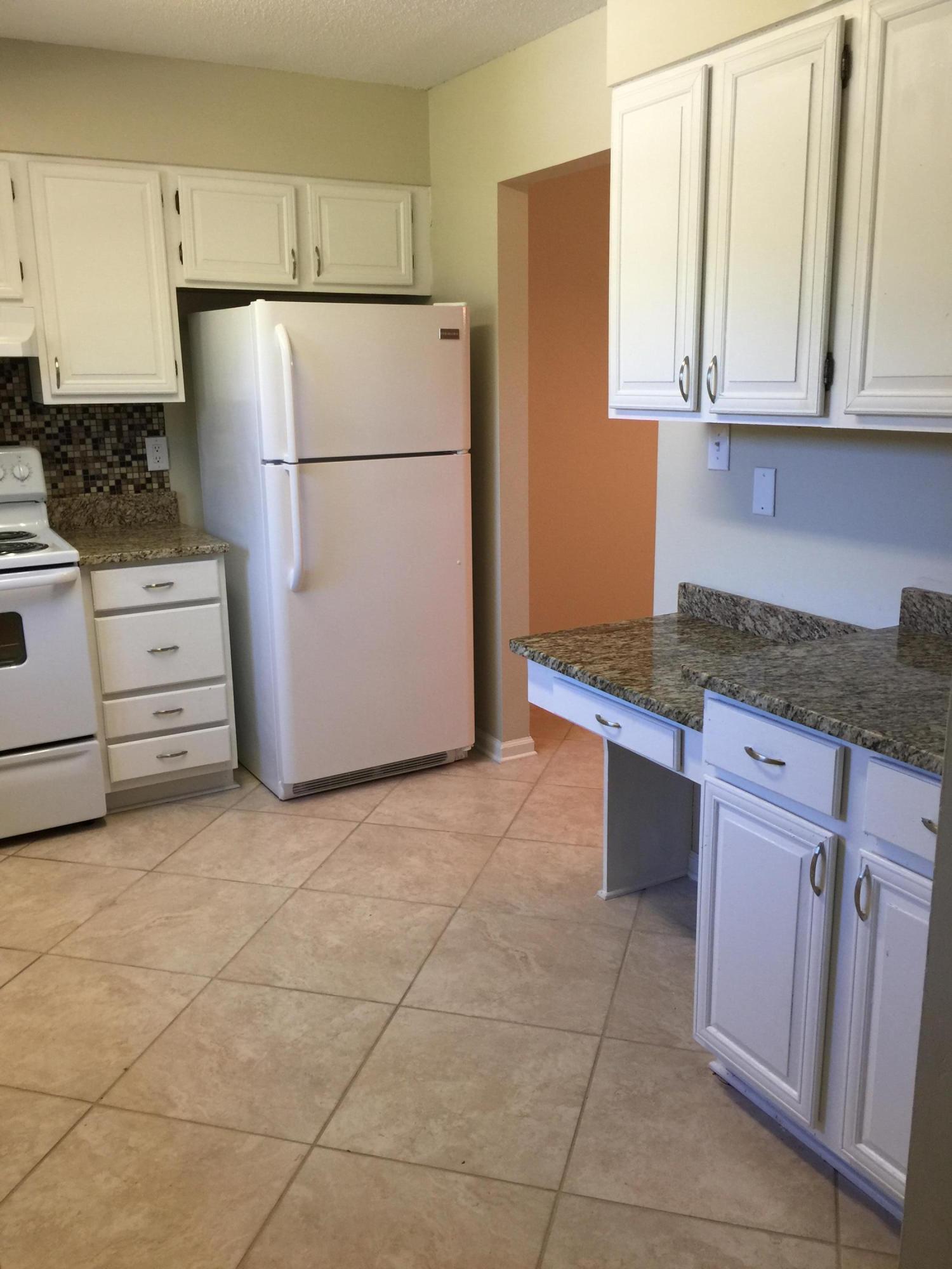 CLOVERDALE LAKE - Residential Lease