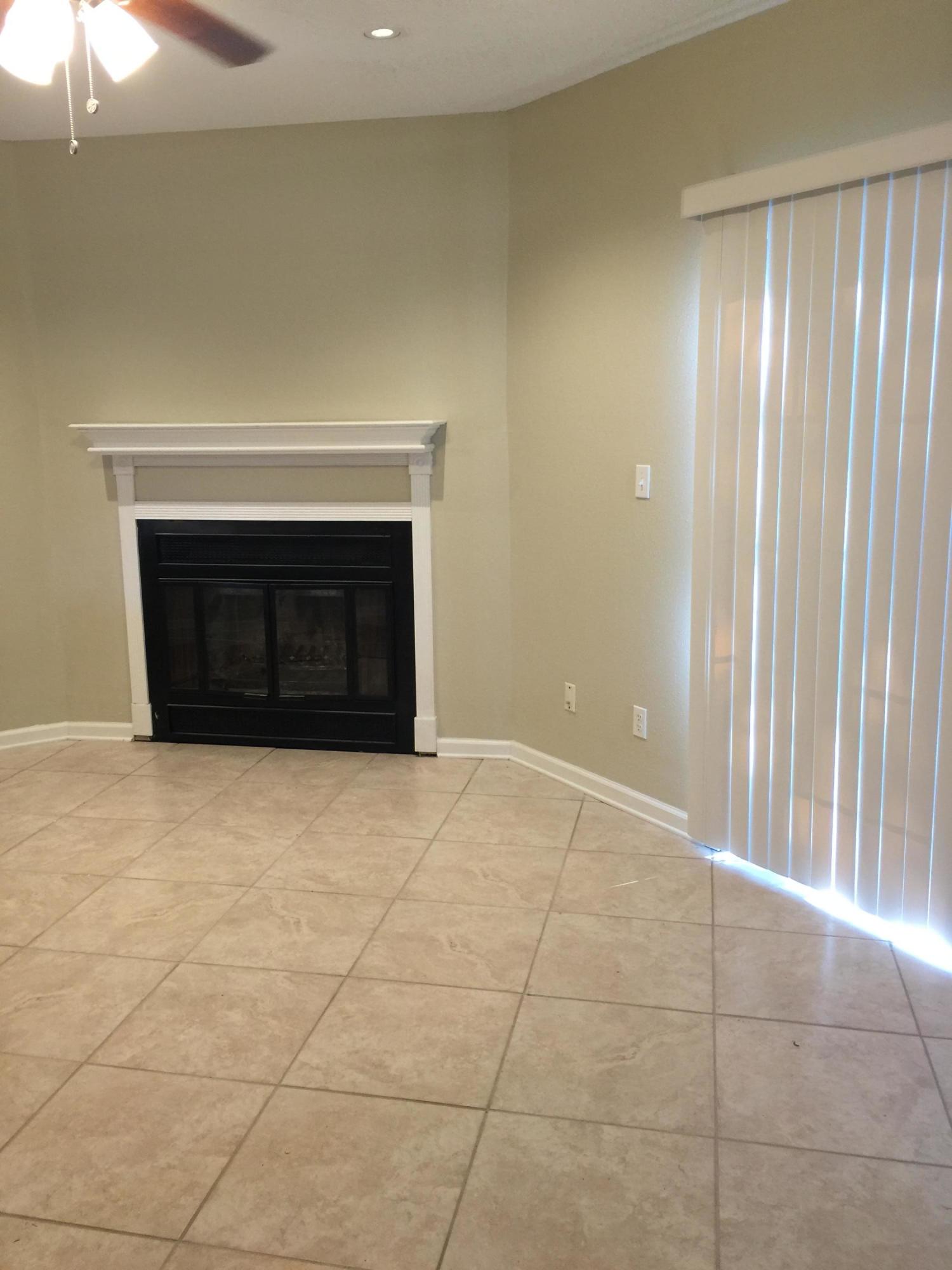 CLOVERDALE LAKE - Residential Lease