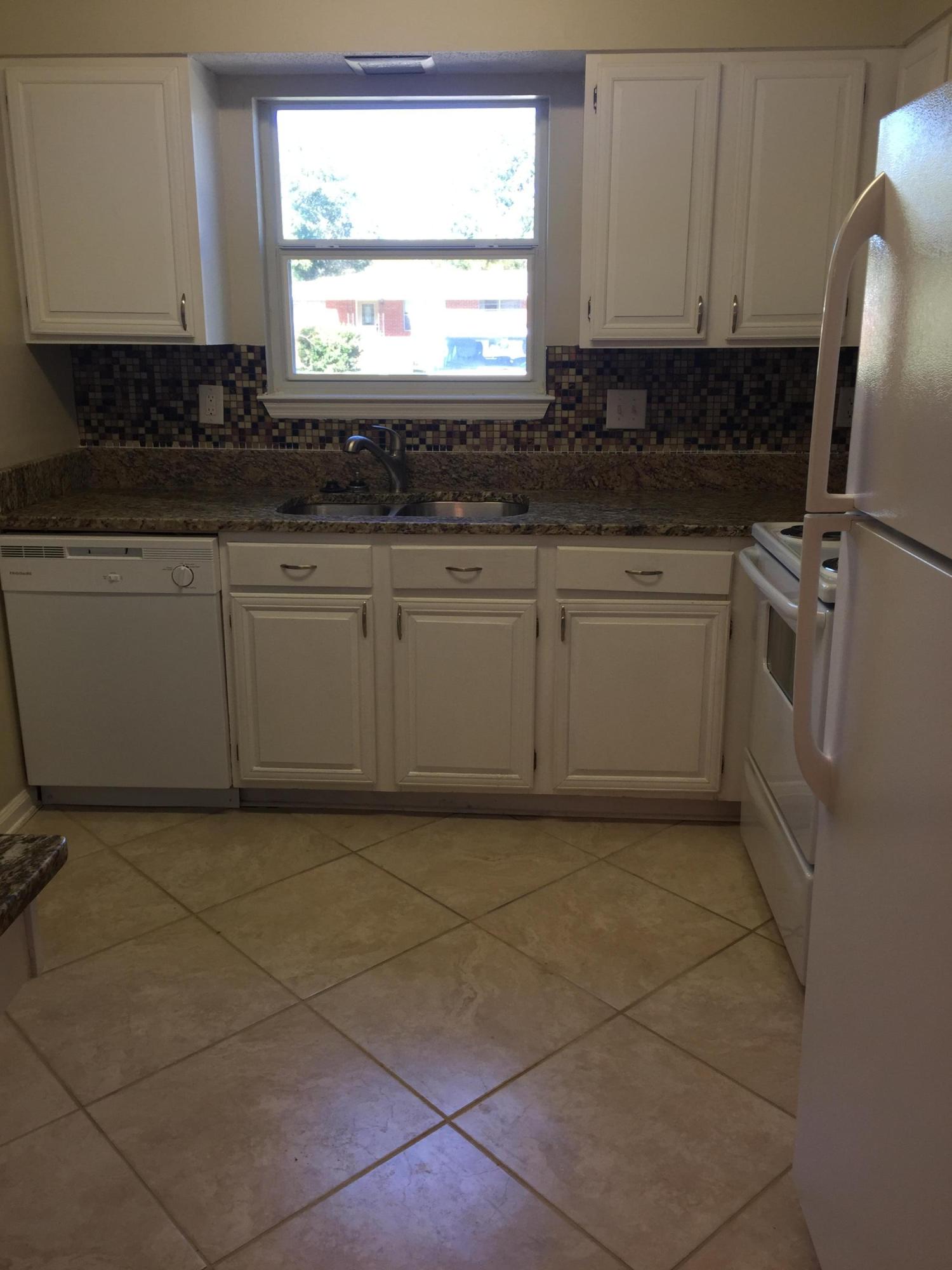 CLOVERDALE LAKE - Residential Lease