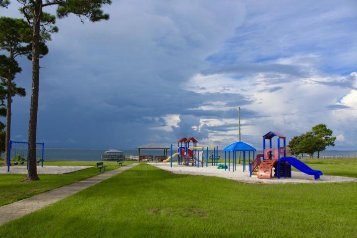 HOLLEY BY THE SEA - Residential