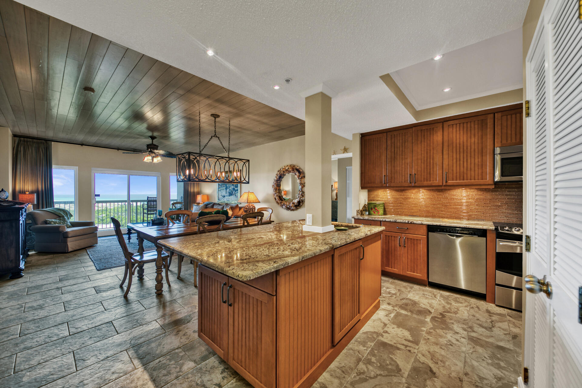 SUMMIT AT TOPS'L (THE) - Residential