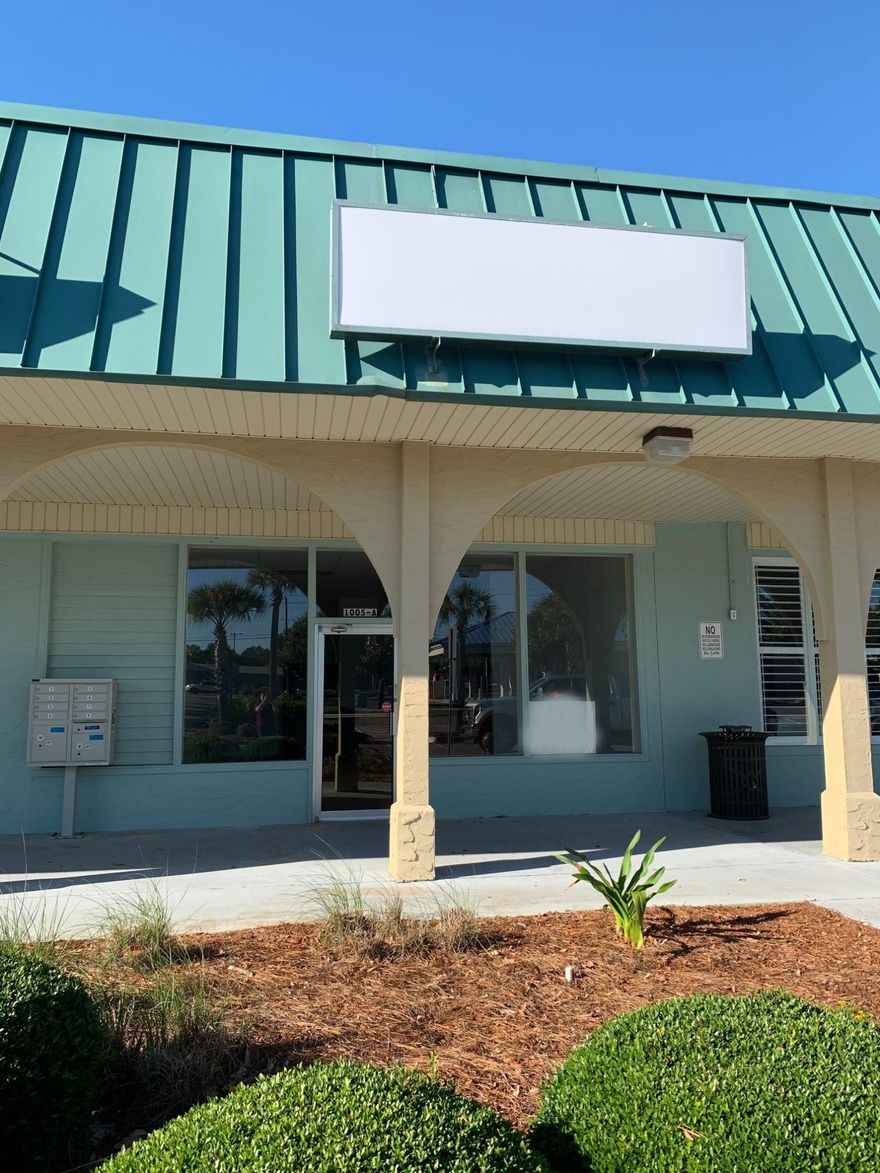 This space is ideal for retail or office use. Spacious lobby with 8 offices and 2 ADA restrooms. Palm Plaza, centrally located in the heart of Niceville, boasts great traffic counts and demographics. Additional rents (CAM, real estate tax & insurance) for Palm Plaza are currently $1.56 per square foot annually.