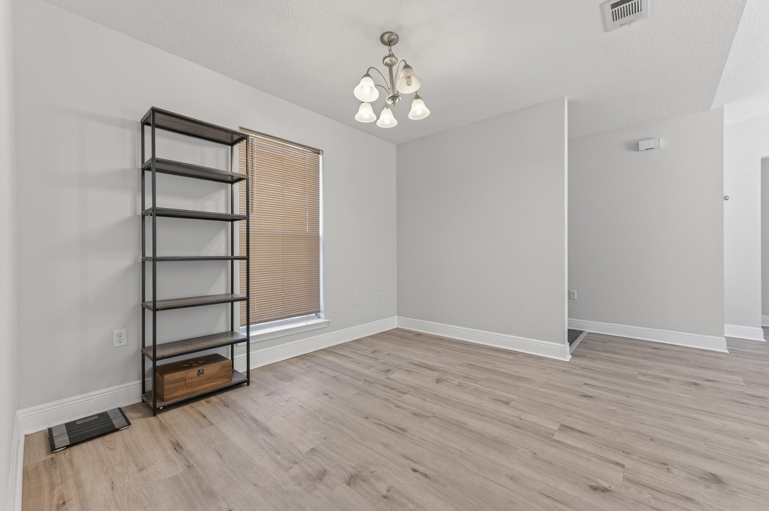 SILVER SPRINGS EST - Residential