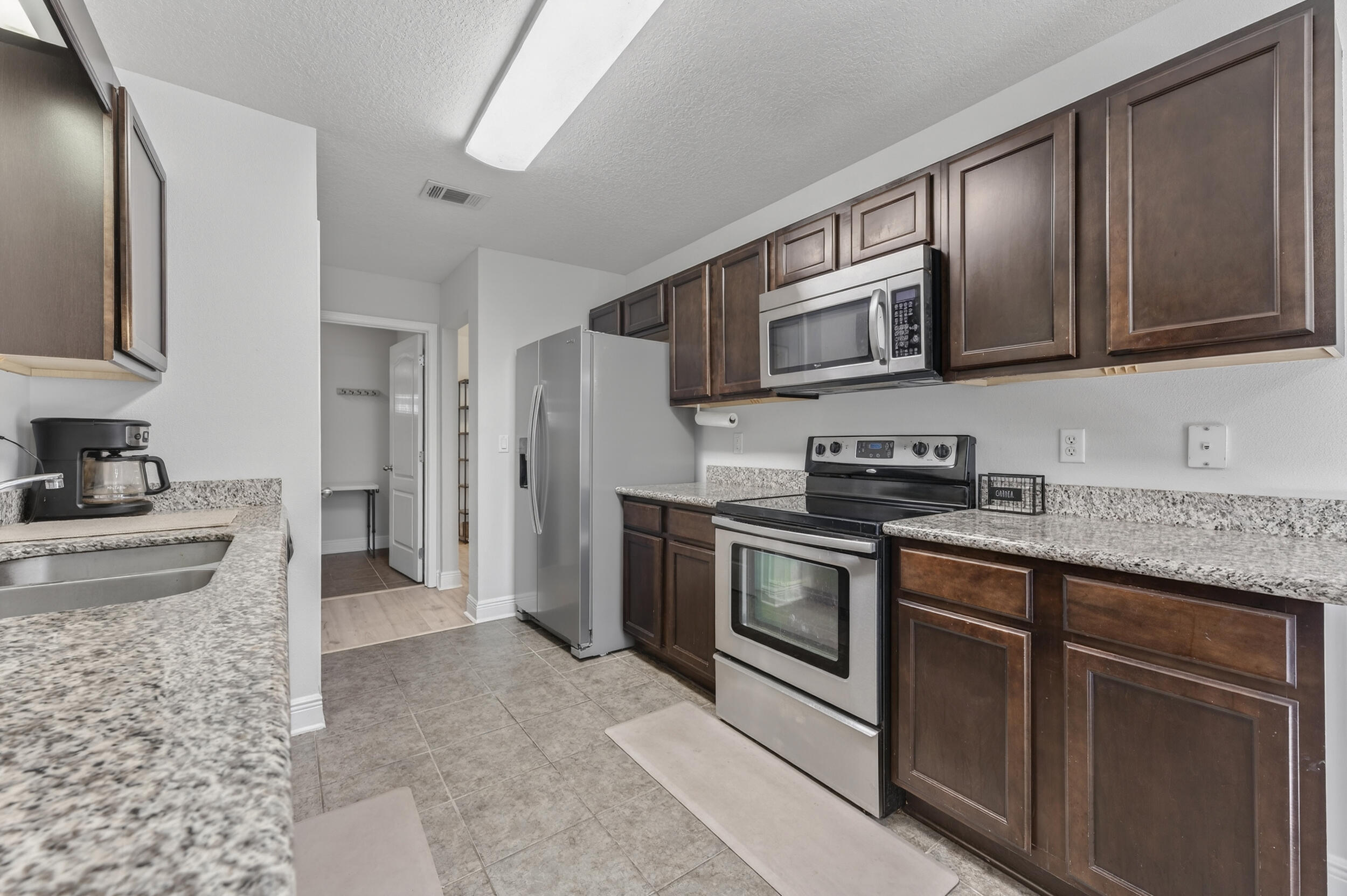 SILVER SPRINGS EST - Residential