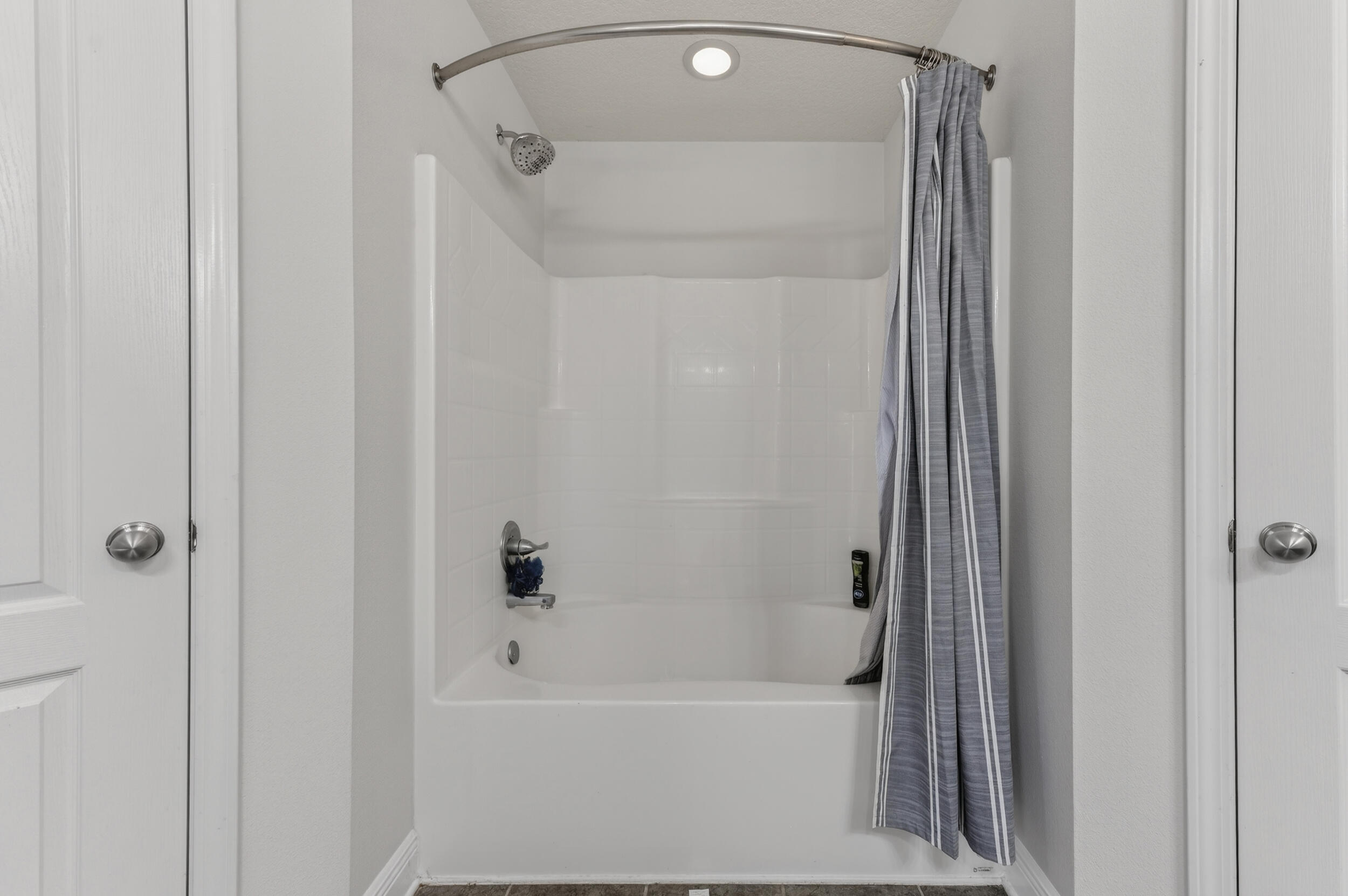 SILVER SPRINGS EST - Residential