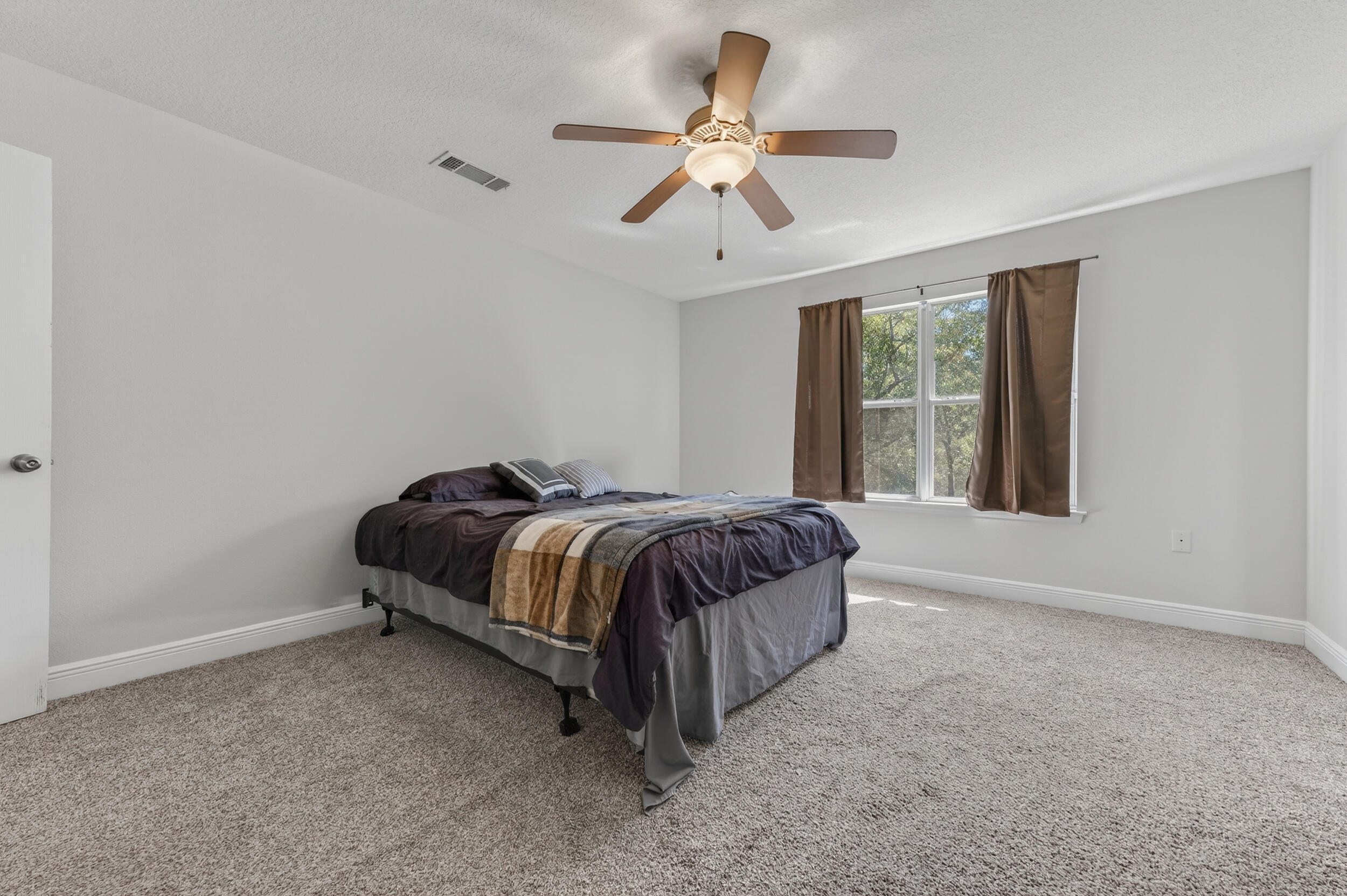 SILVER SPRINGS EST - Residential