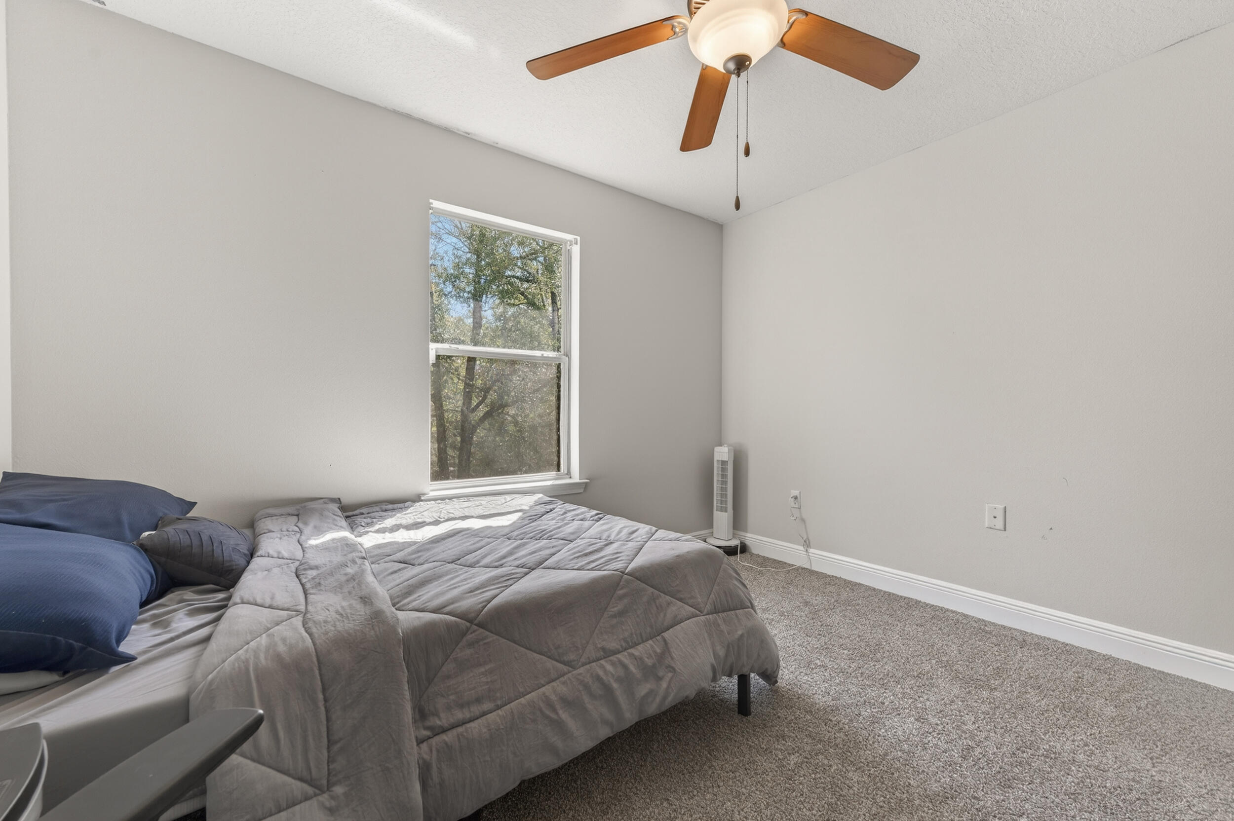 SILVER SPRINGS EST - Residential