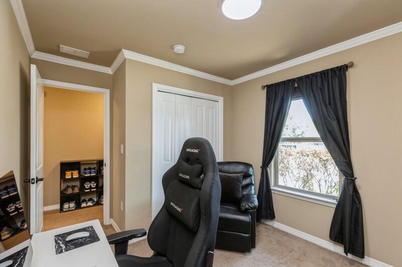 SHADOW LAKES - Residential