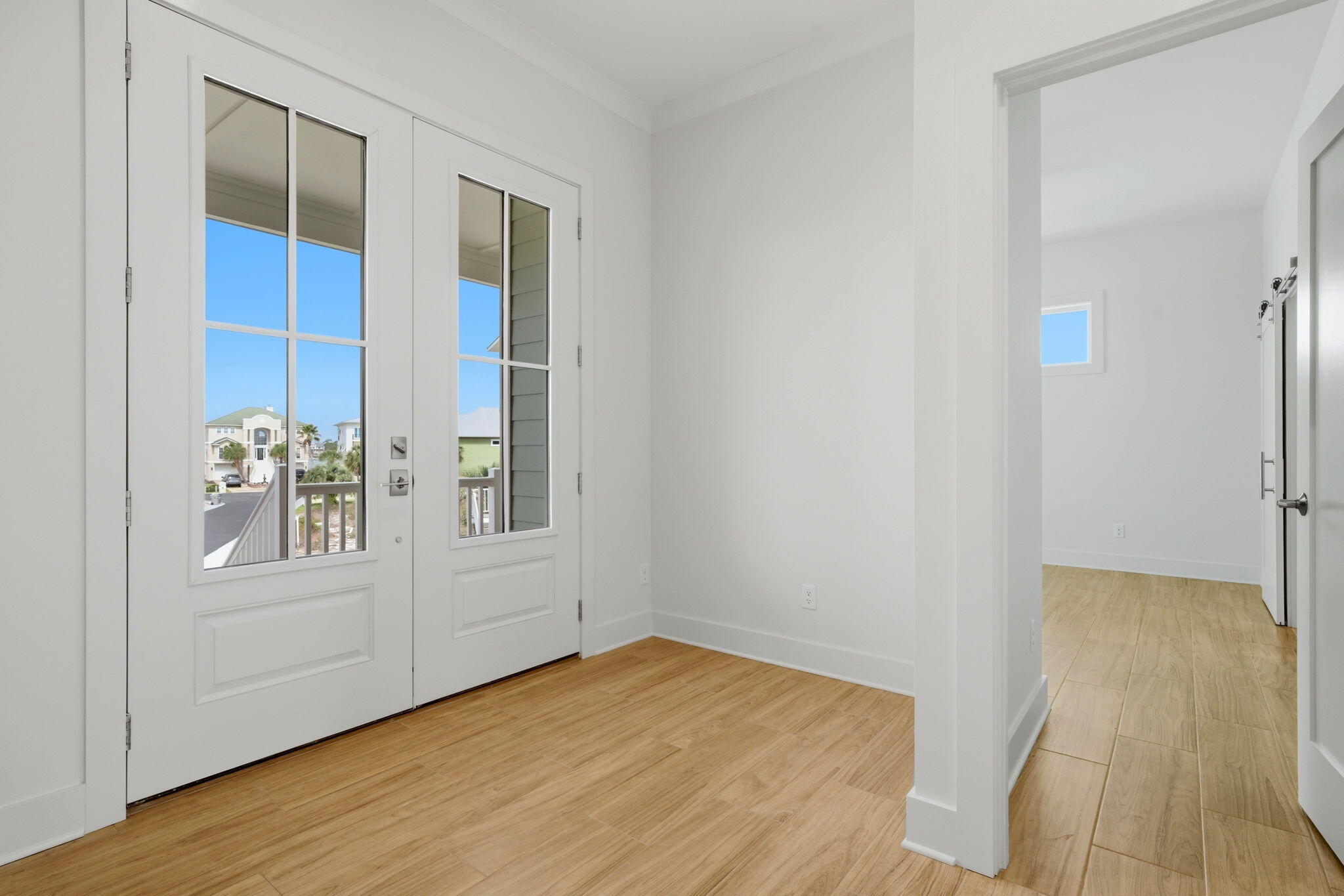 PARASOL WEST - Residential