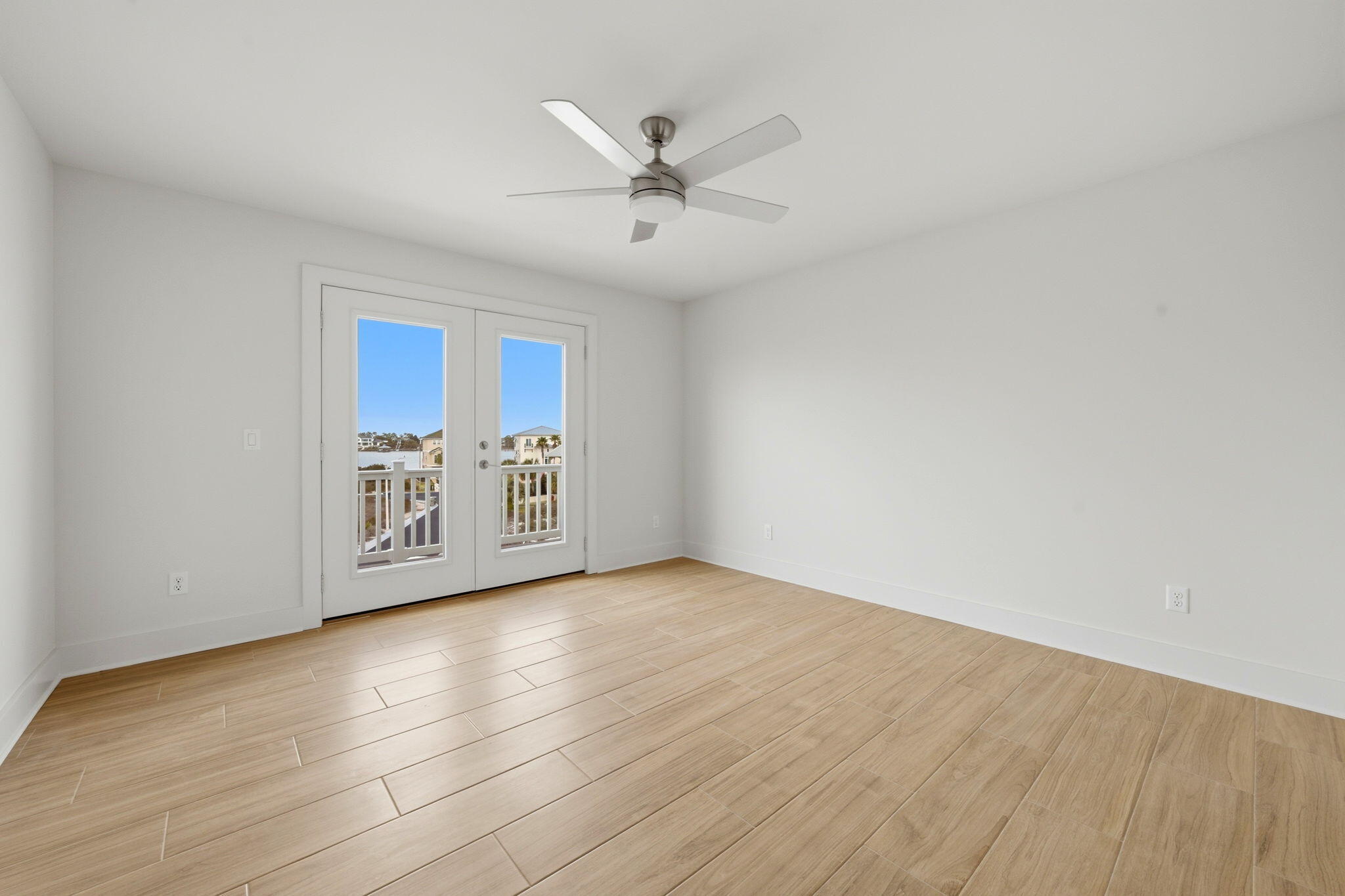 PARASOL WEST - Residential