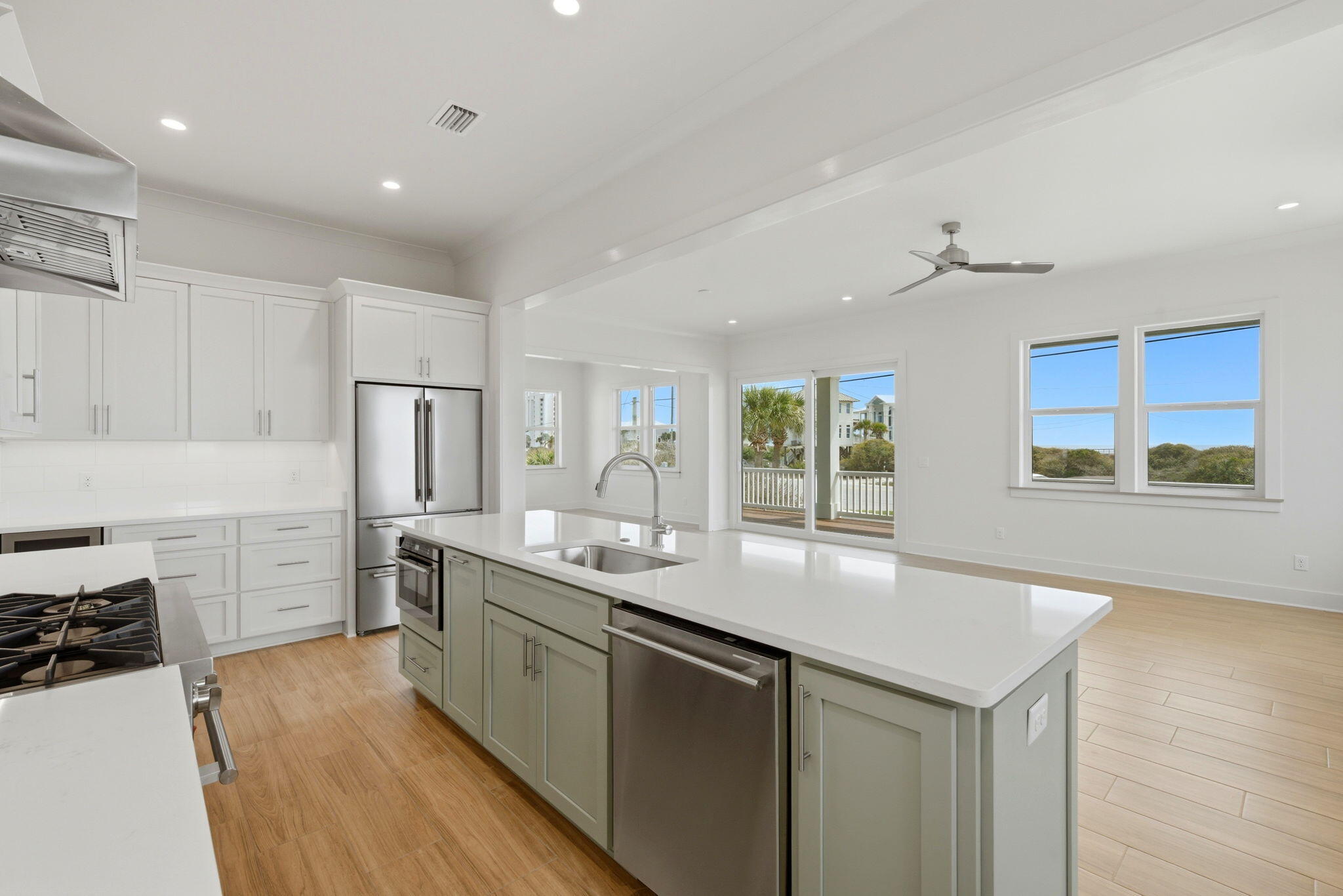 PARASOL WEST - Residential