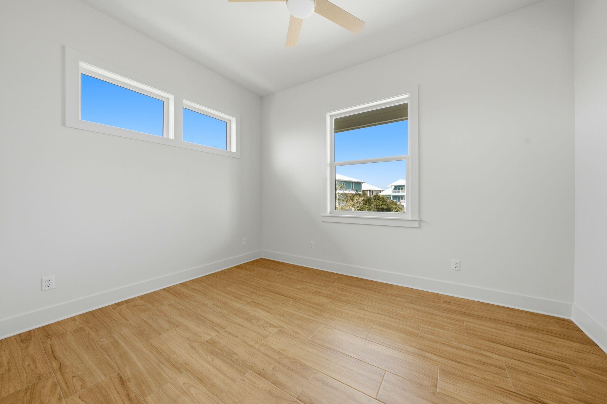 PARASOL WEST - Residential