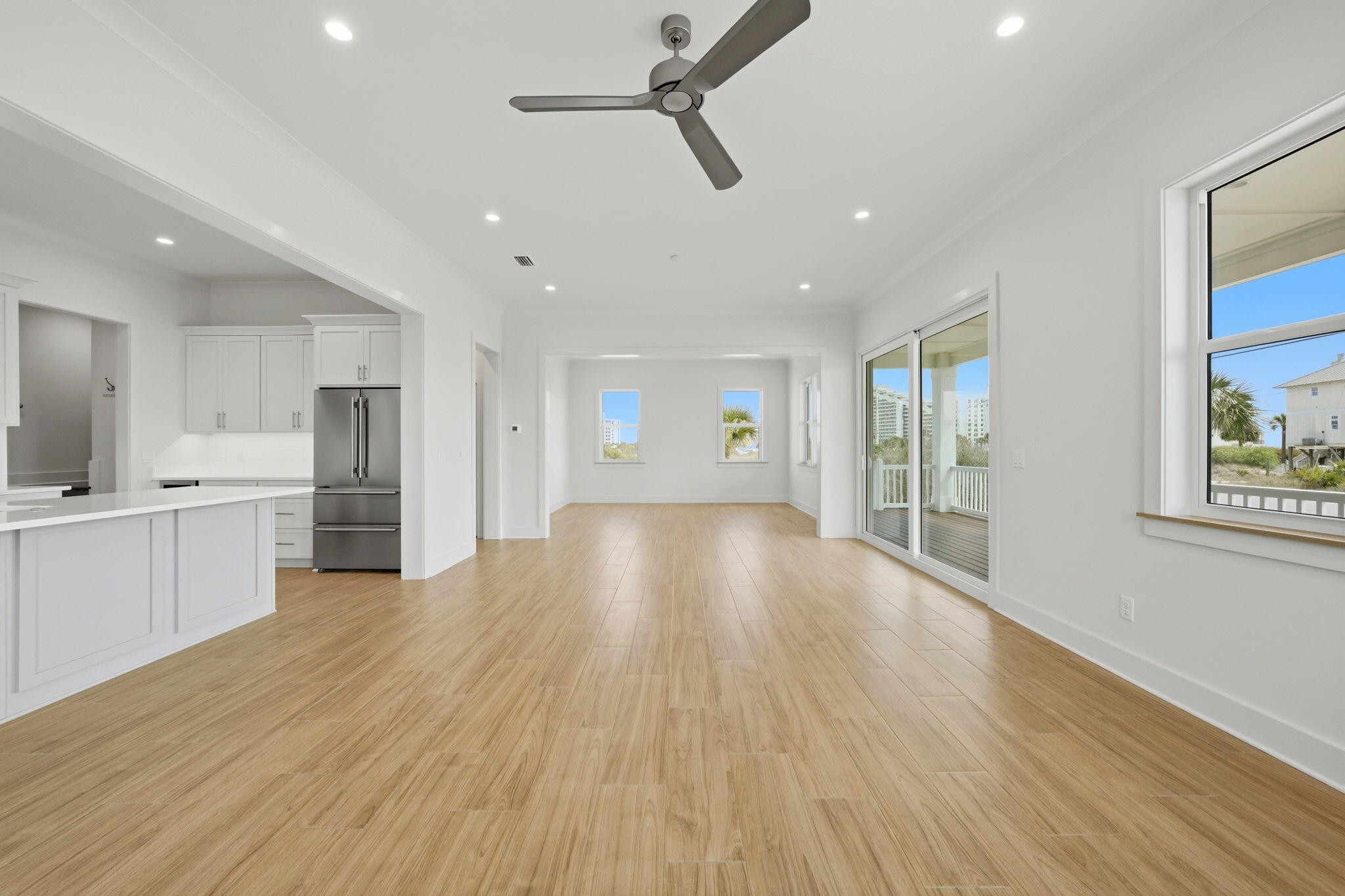 PARASOL WEST - Residential