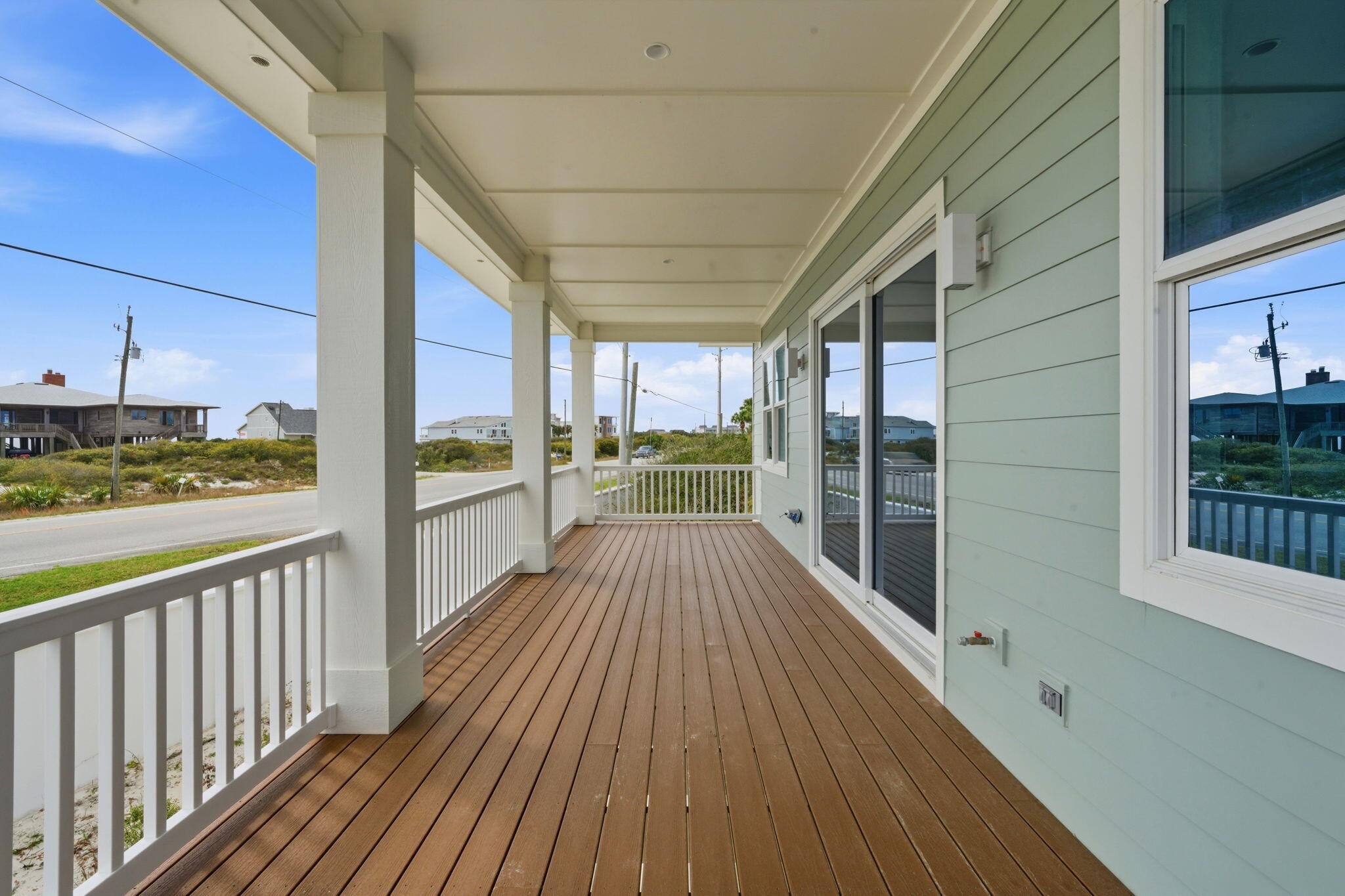 PARASOL WEST - Residential