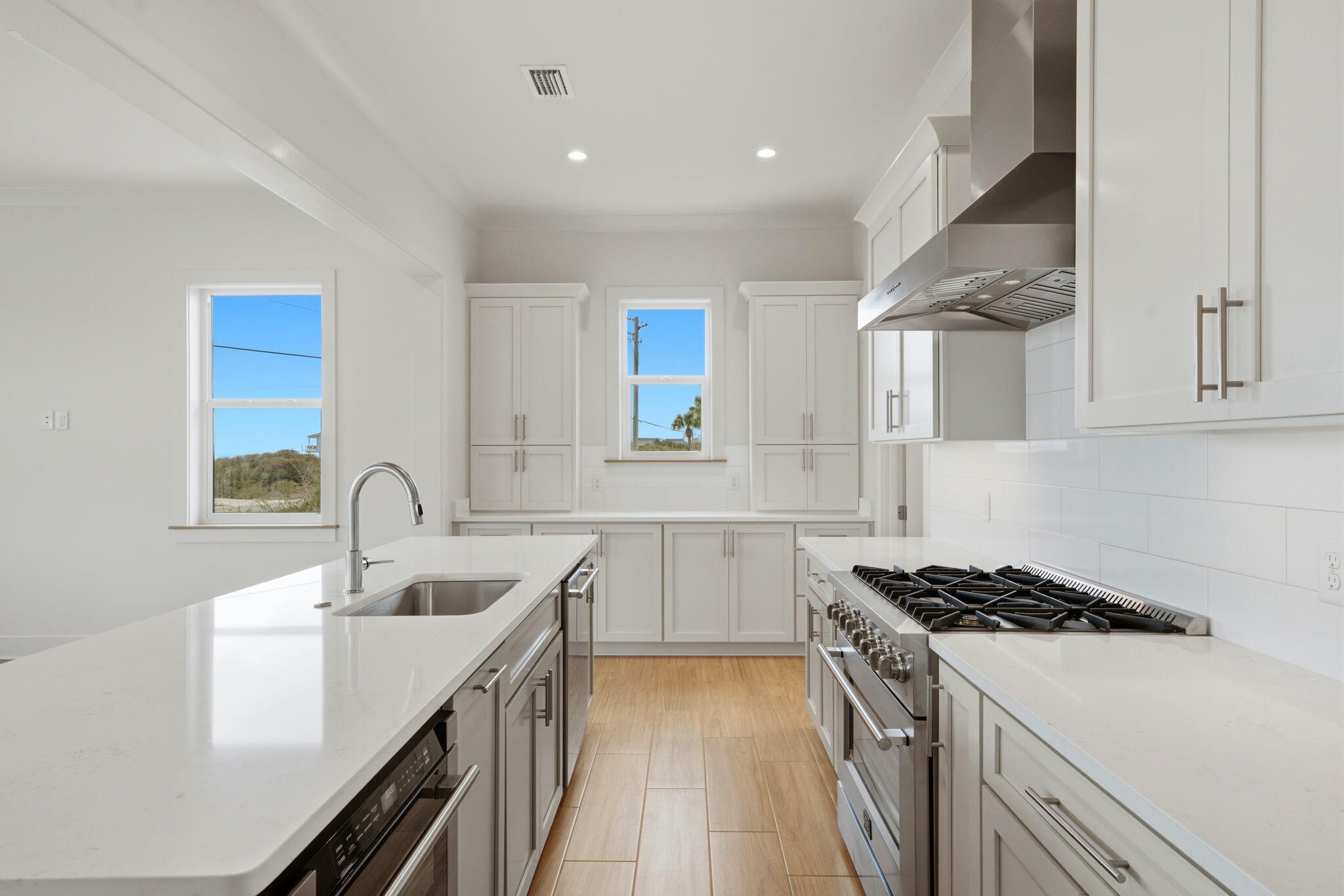 PARASOL WEST - Residential