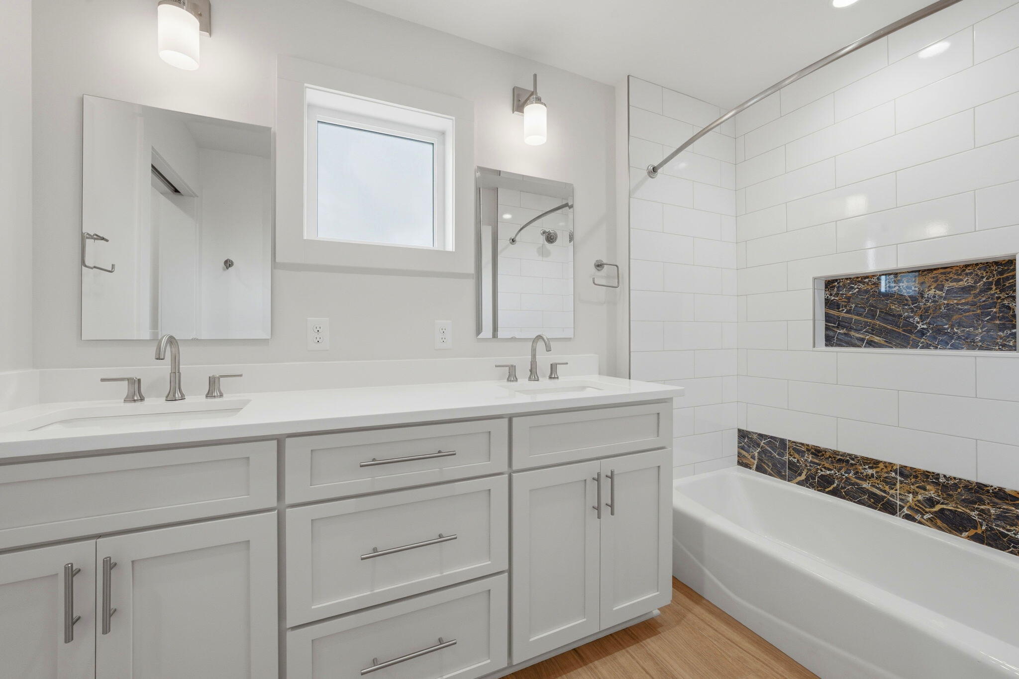 PARASOL WEST - Residential