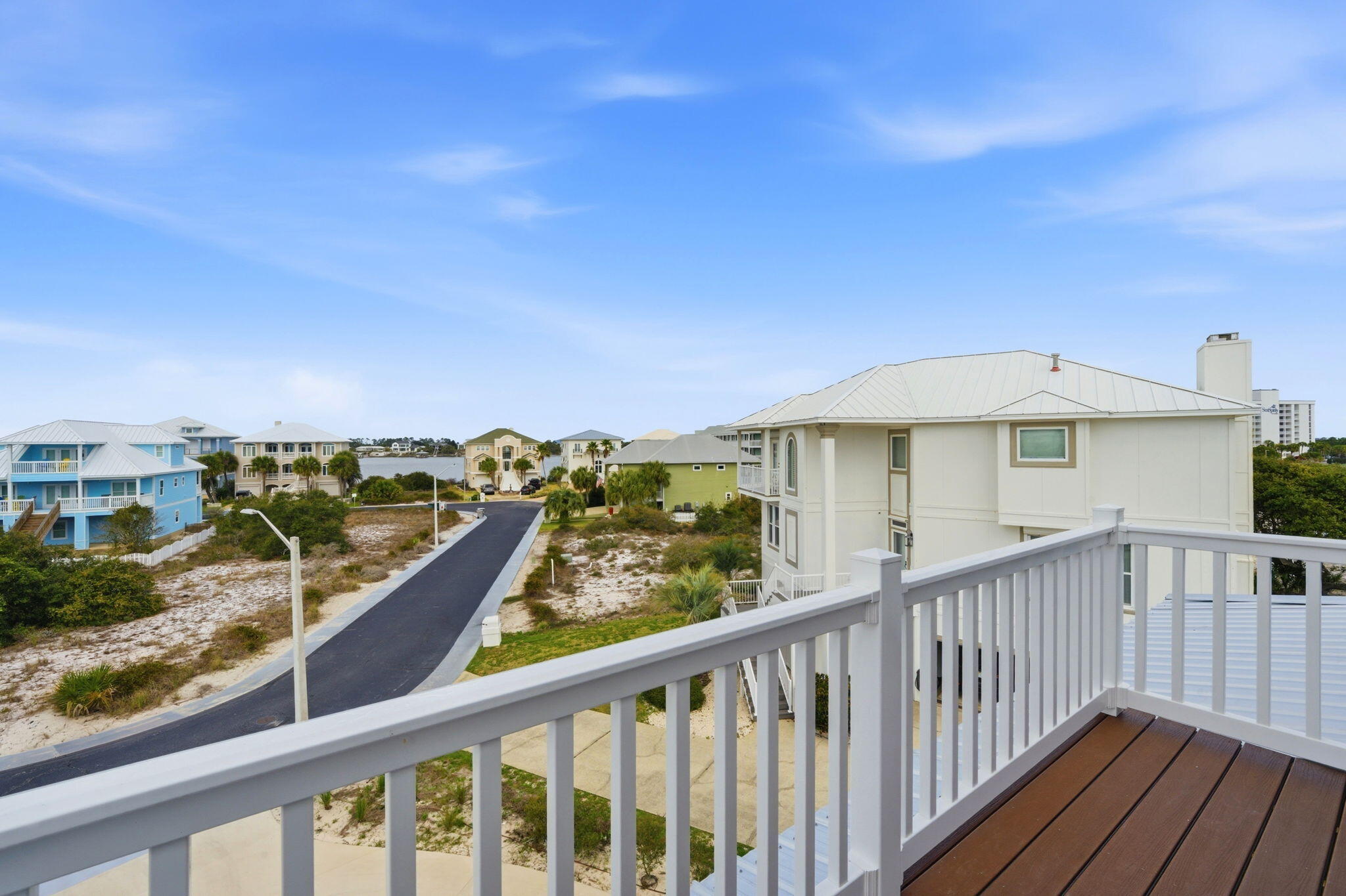 PARASOL WEST - Residential