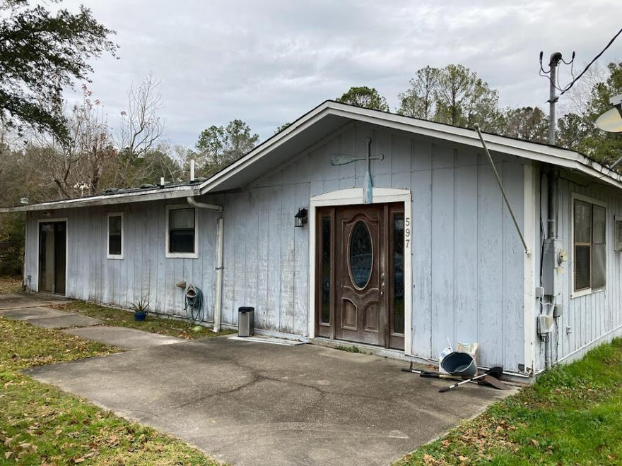 Large 2bd/1ba with no structural damage.
Completely sound, would need some good cosmetic work.

SHOWING BY APPOINTMENT ONLY- DO NOT DISTURB OCCUPANTS. CALL FOR APPOINTMENT. PLEASE REFER TO THE AGENT COMMENTS TO REQUEST A SHOWING.