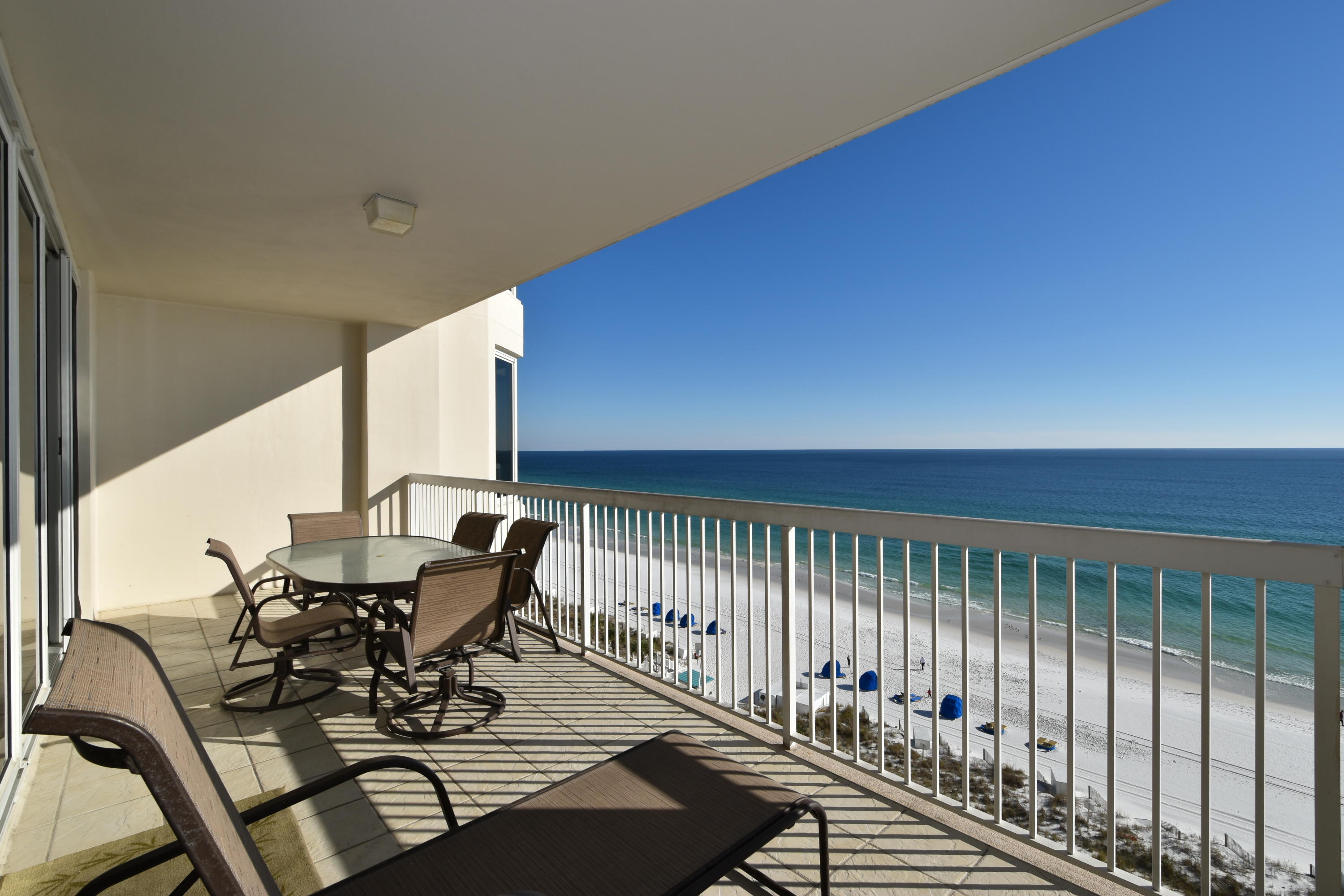 SILVER BEACH TOWERS - Residential