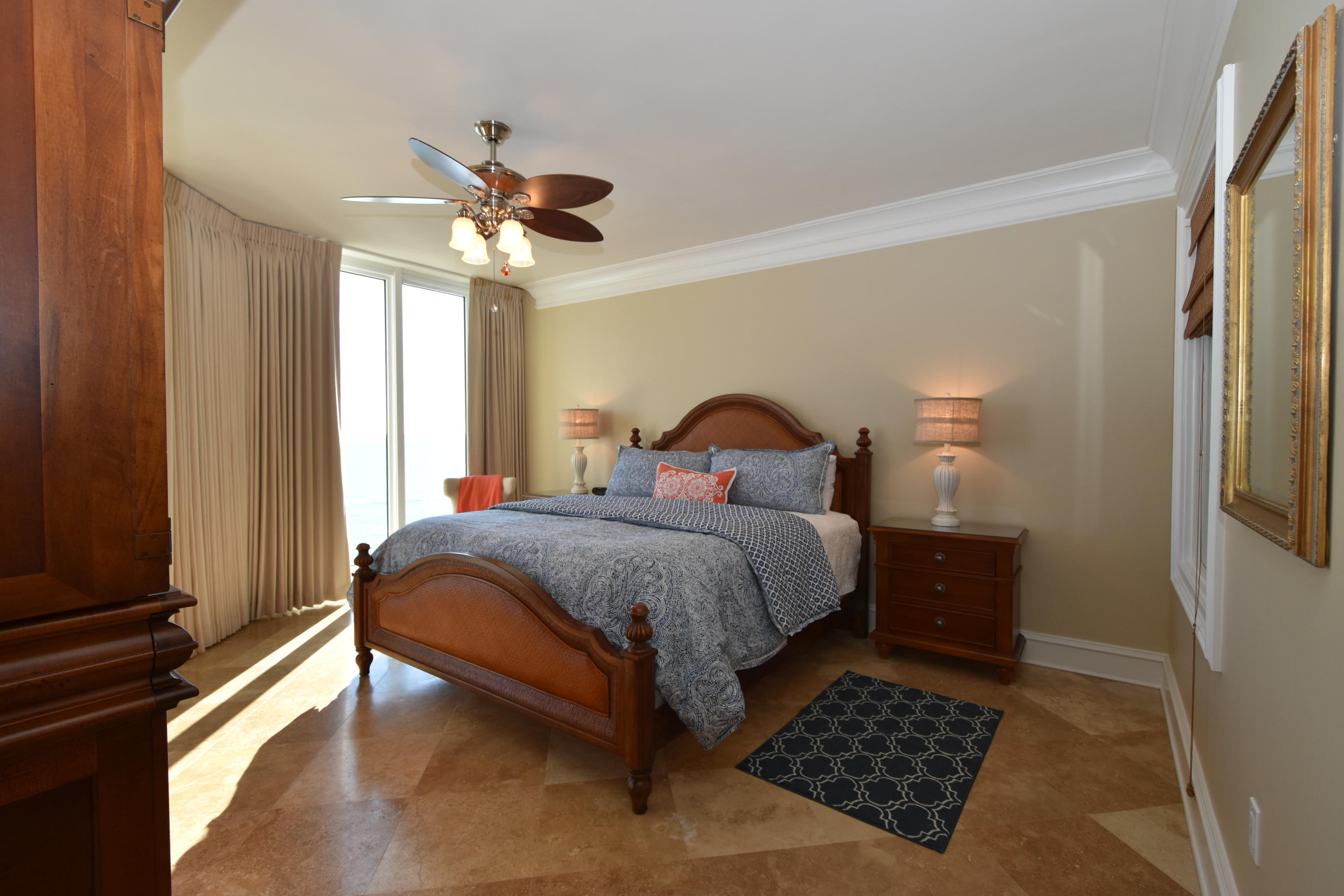 SILVER BEACH TOWERS - Residential