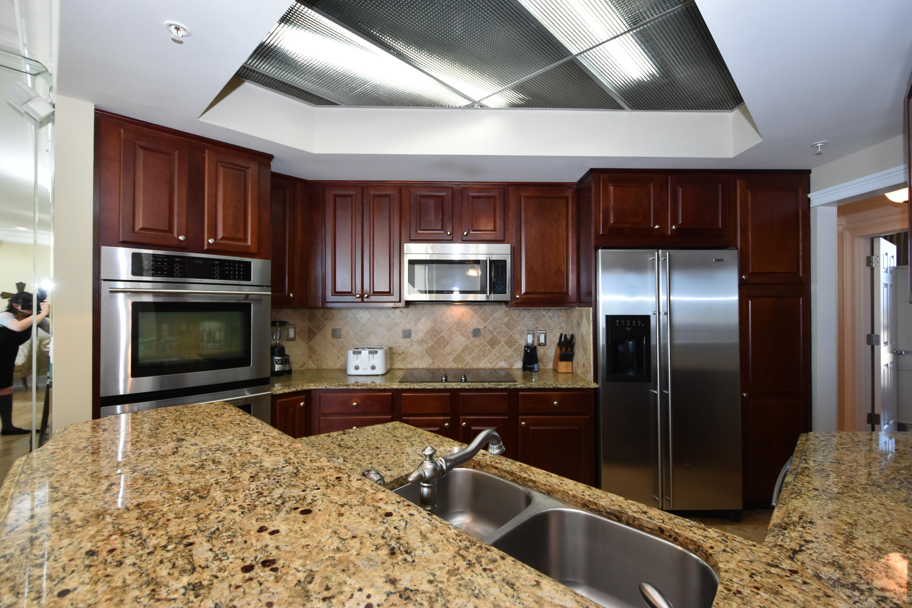 SILVER BEACH TOWERS - Residential