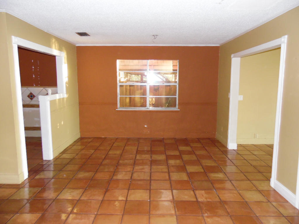 VILLA TASSO TOWN OF - Residential