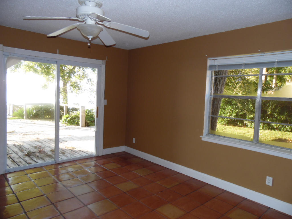 VILLA TASSO TOWN OF - Residential