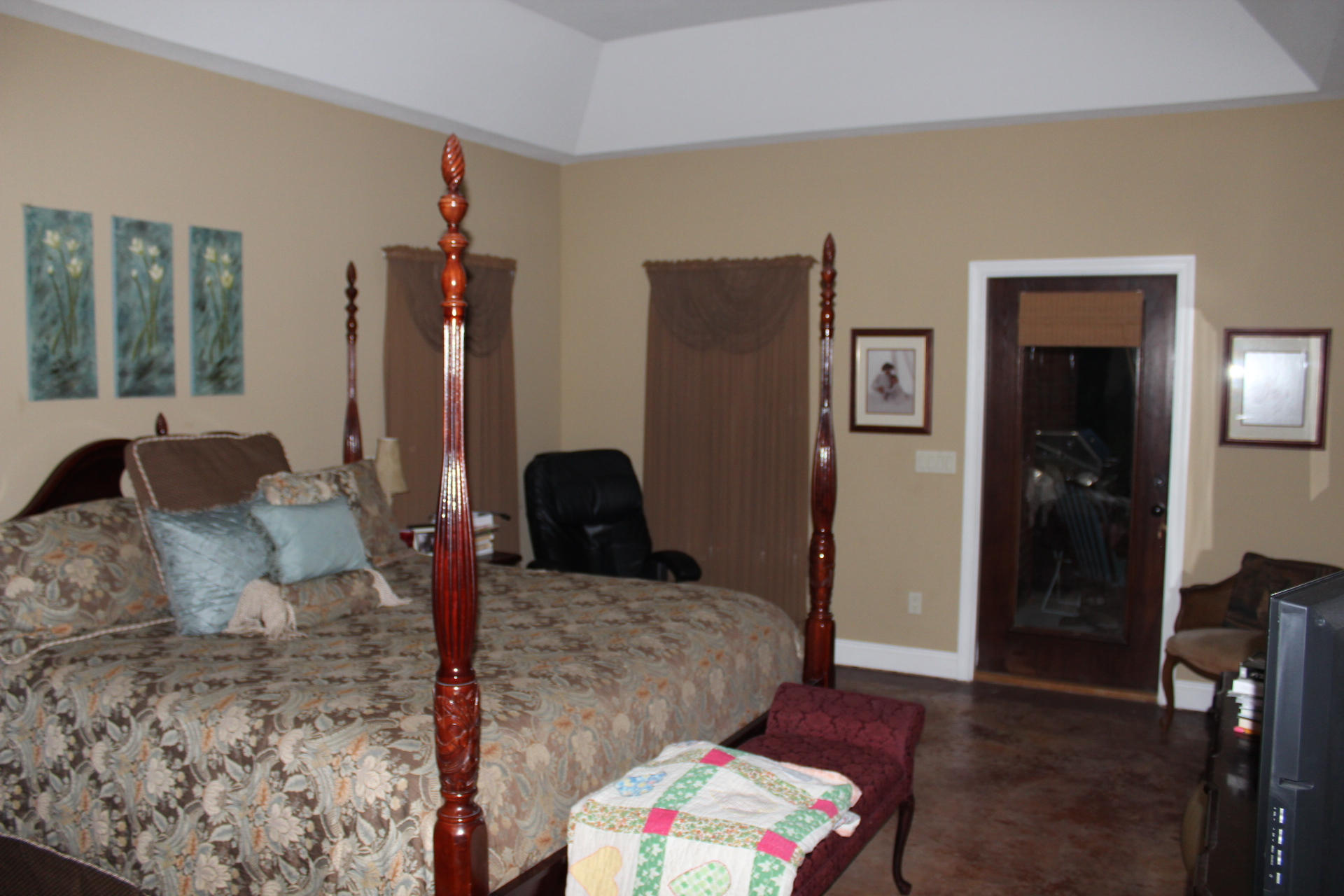 WHISPERING PINES - Residential