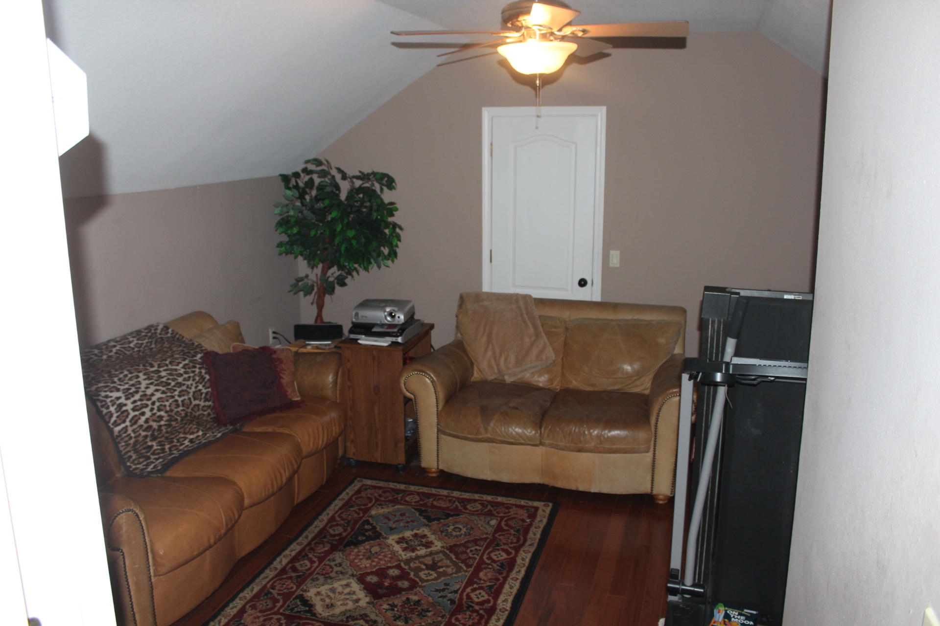 WHISPERING PINES - Residential