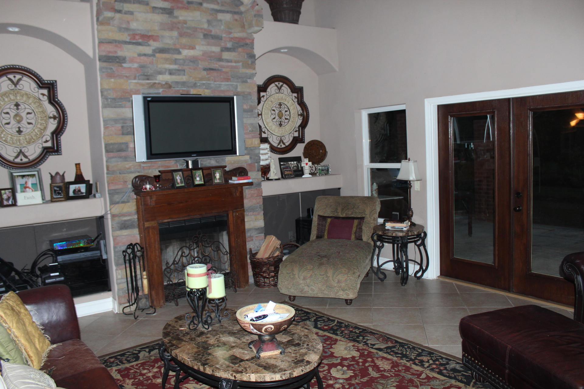 WHISPERING PINES - Residential