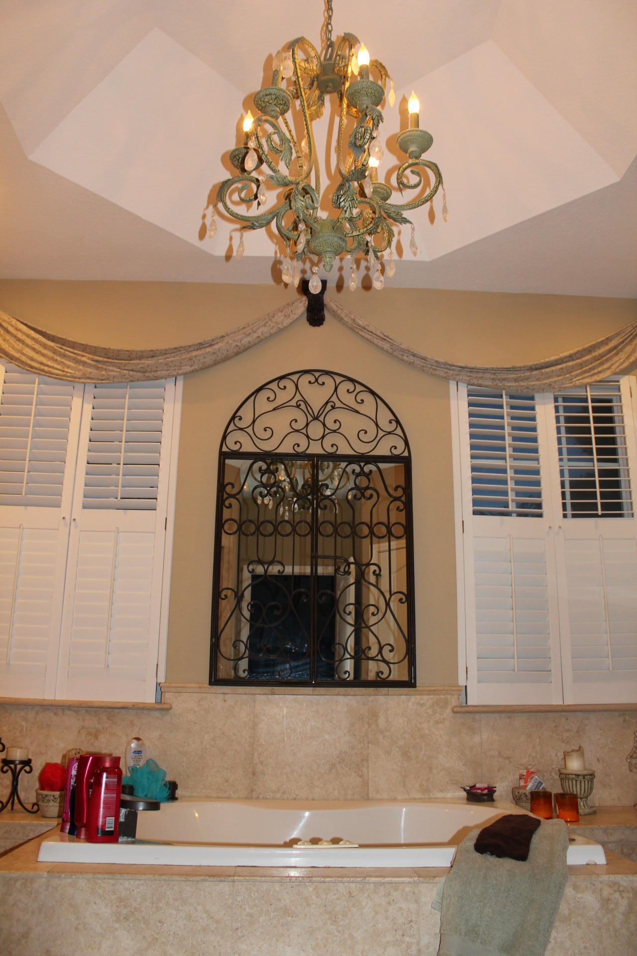 WHISPERING PINES - Residential