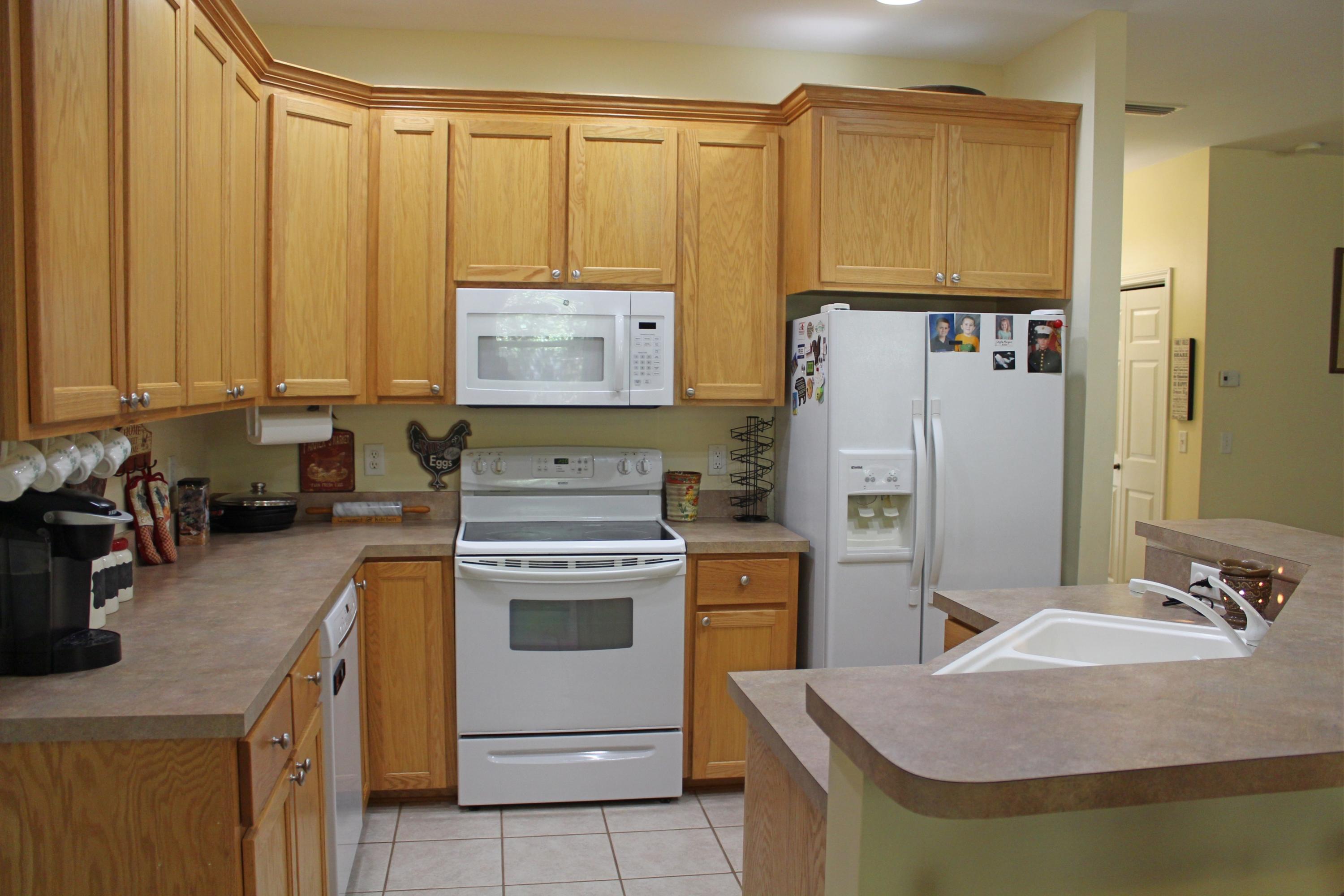 OAKWOOD LAKES ESTATES - Residential