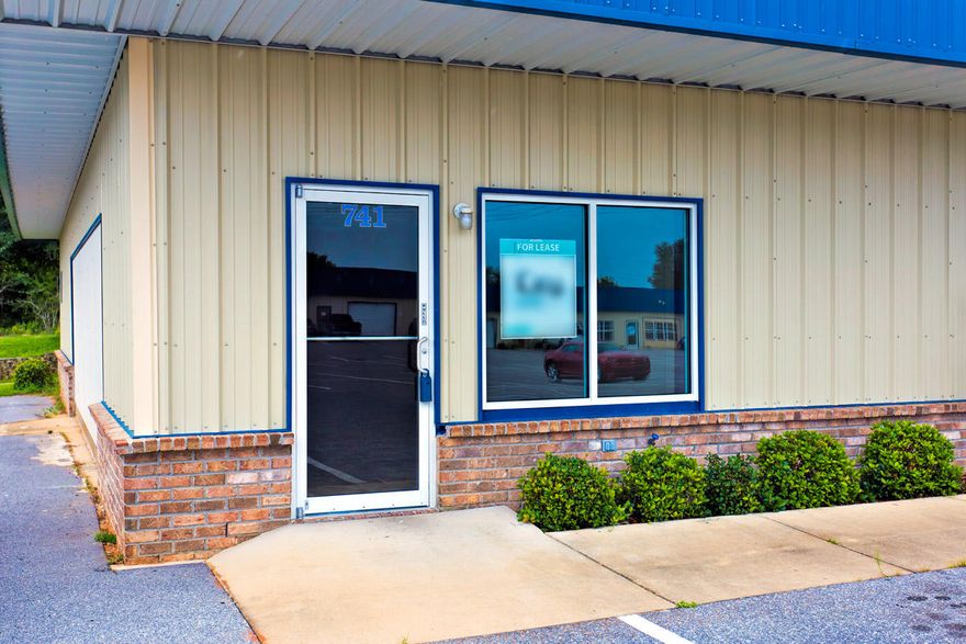 EXCEPTIONALLY WELL-MAINTAINED BUSINESS PLAZA RIGHT ON BUSY PJ ADAMS ROAD. #741 IS A CORNER RETAIL UNIT THAT WOULD MAKE A GREAT SMALL RESTAURANT, PIZZA PLACE, COFFEE AND/OR SANDWICH SHOP. NEWLY REMODELED. PLENTY OF PARKING. GREAT SIGNAGE ON PJ ADAMS.
