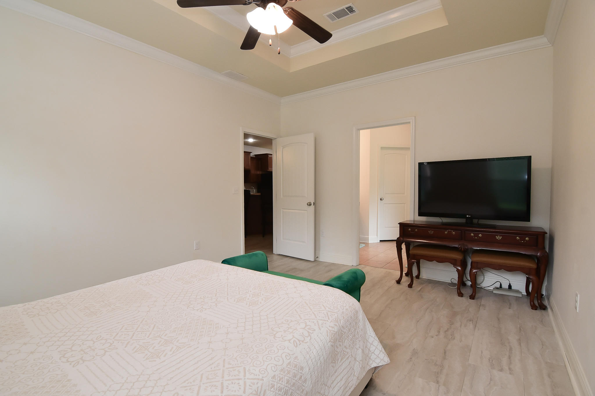 AUTUMN WOODS - Residential