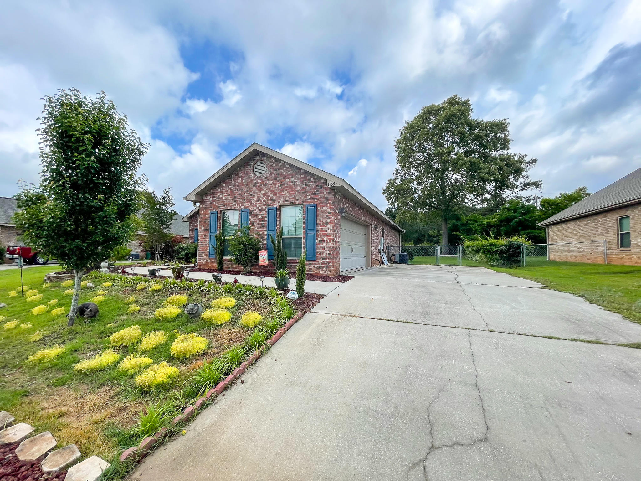 AUTUMN WOODS - Residential